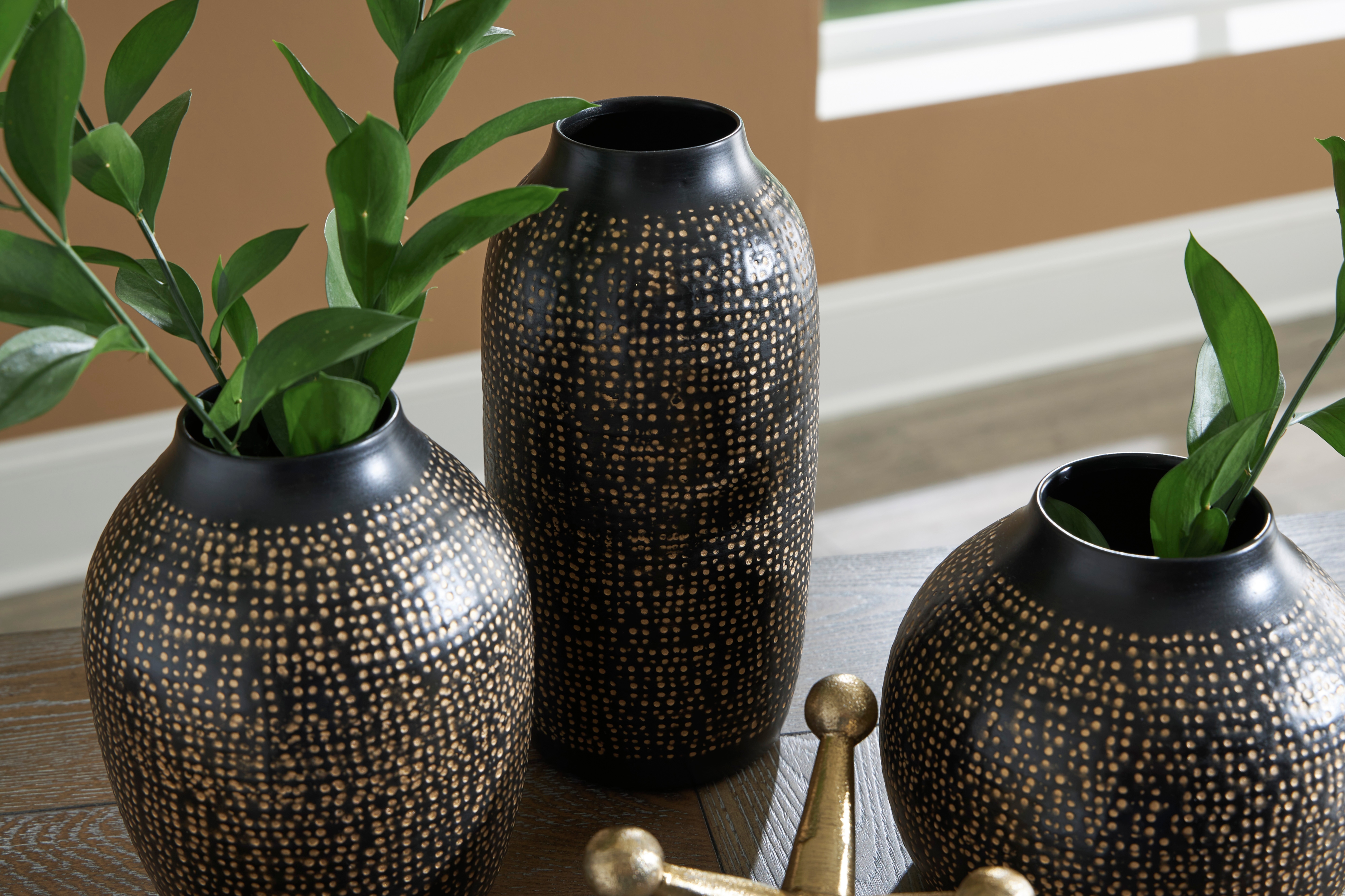 Signature Design by Ashley Vinburn Accessory Set