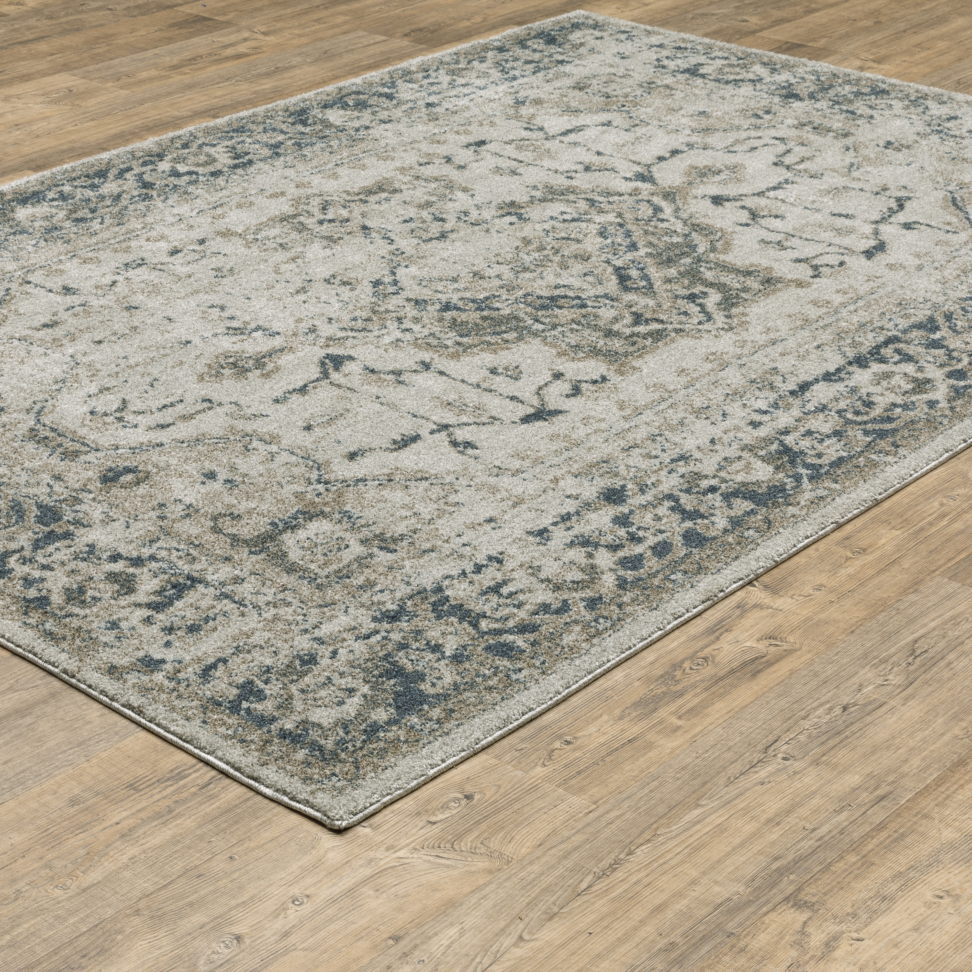 Oriental Weavers Alton 2' 3" X  7' 6"  Rug