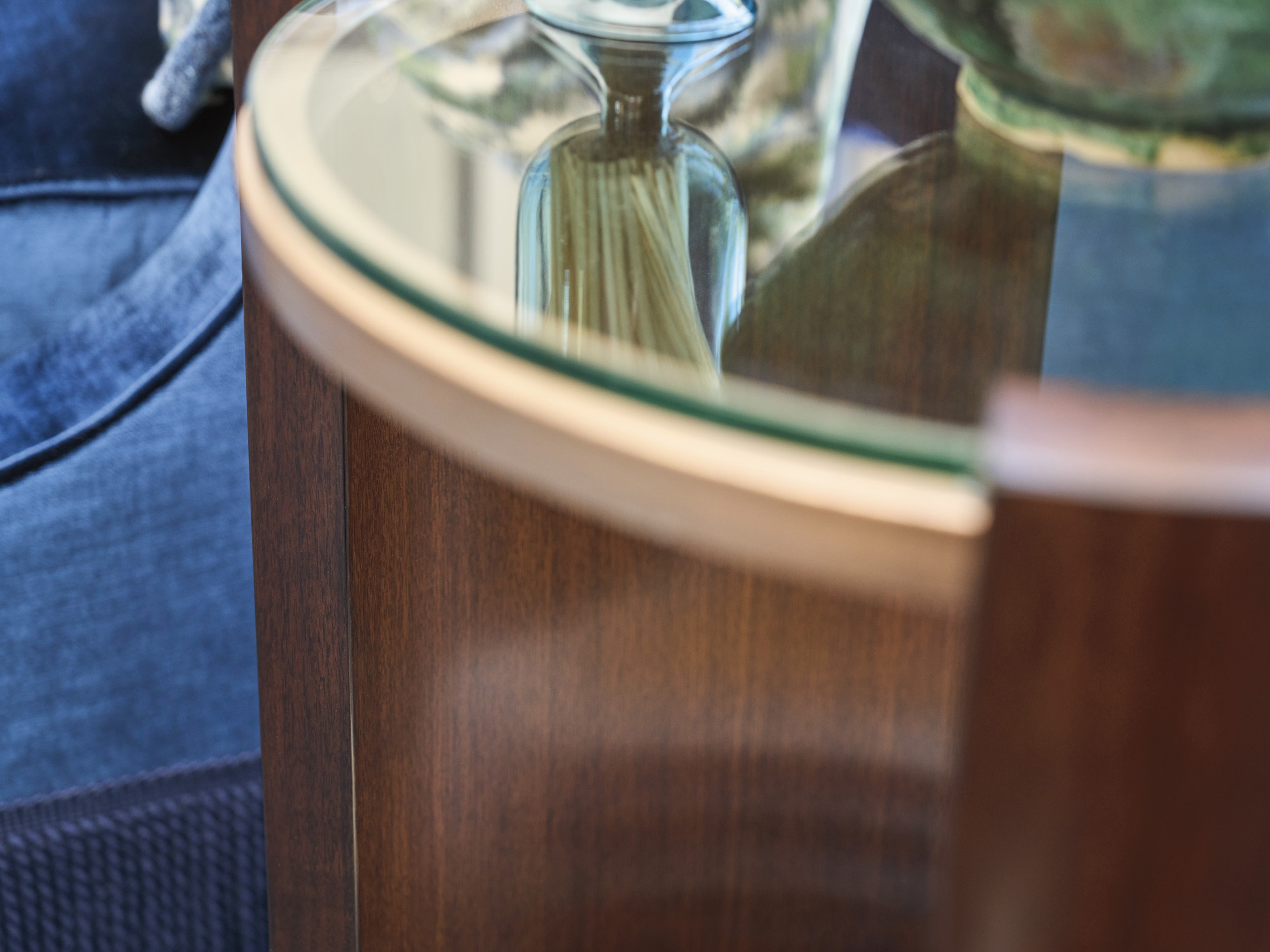 Lexington Rendezvous Lennox Round Accent Table