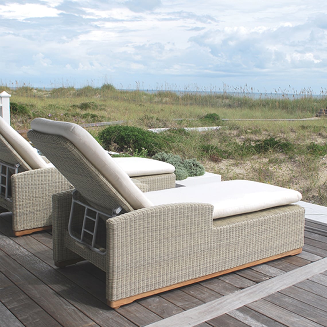 2 Lounge Chaise's and Side Table Set