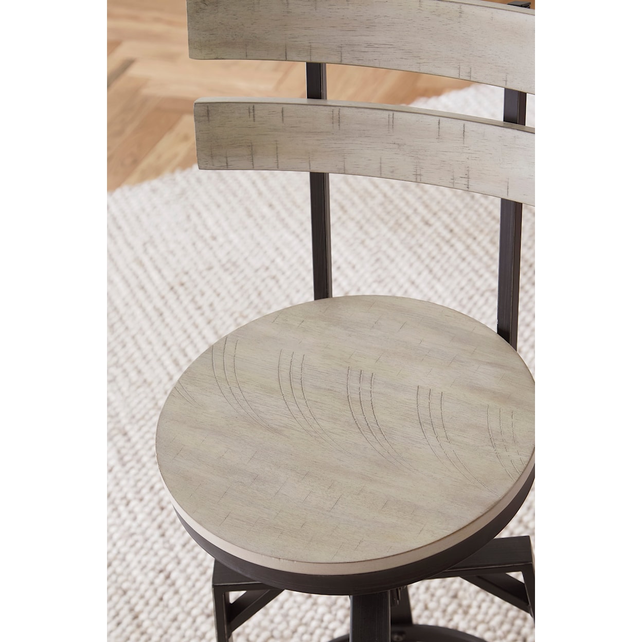 Signature Design by Ashley Karisslyn Counter Height Bar Stool