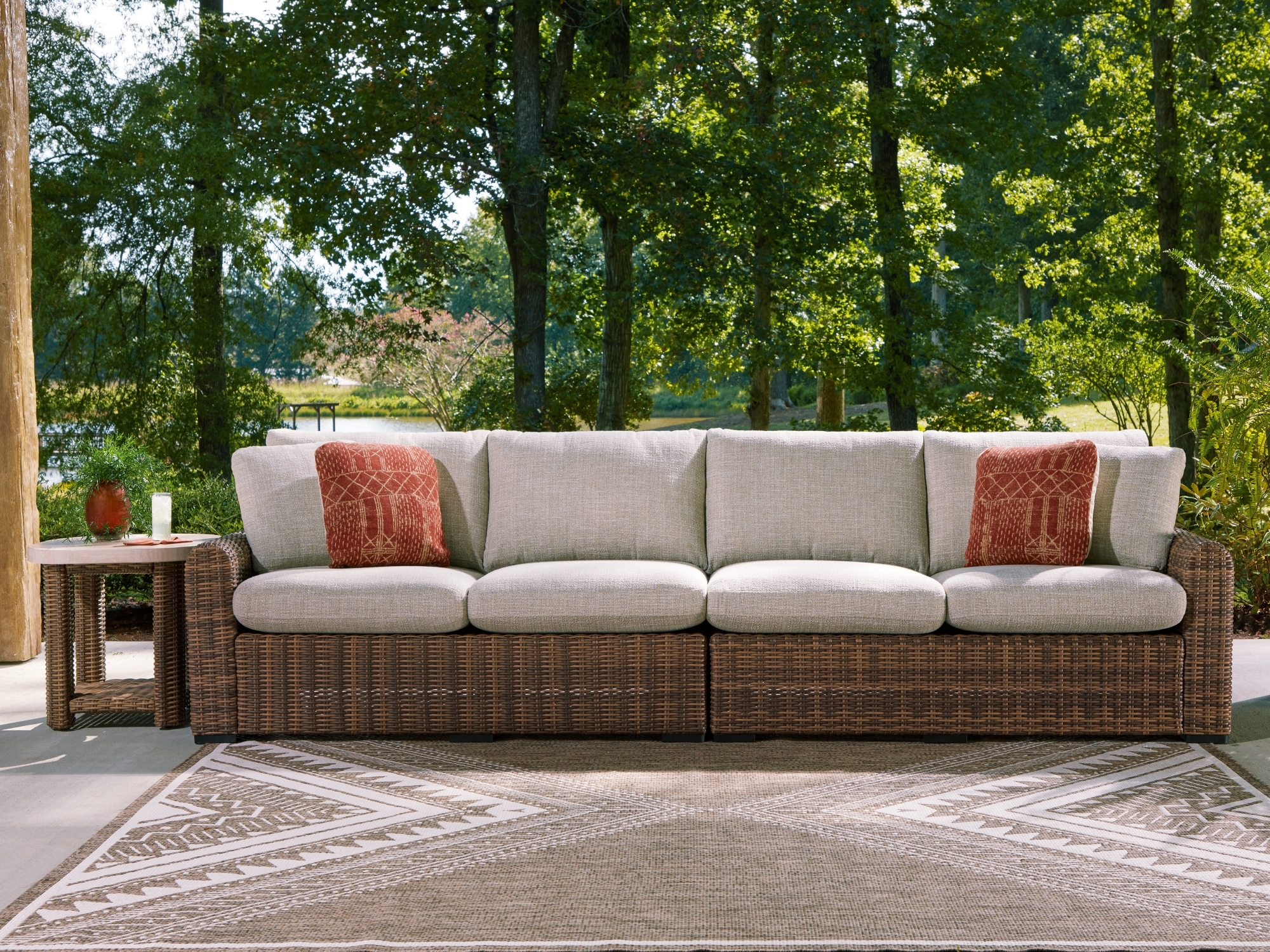 Raf/Laf Loveseat W/Cush (Set Of 2)