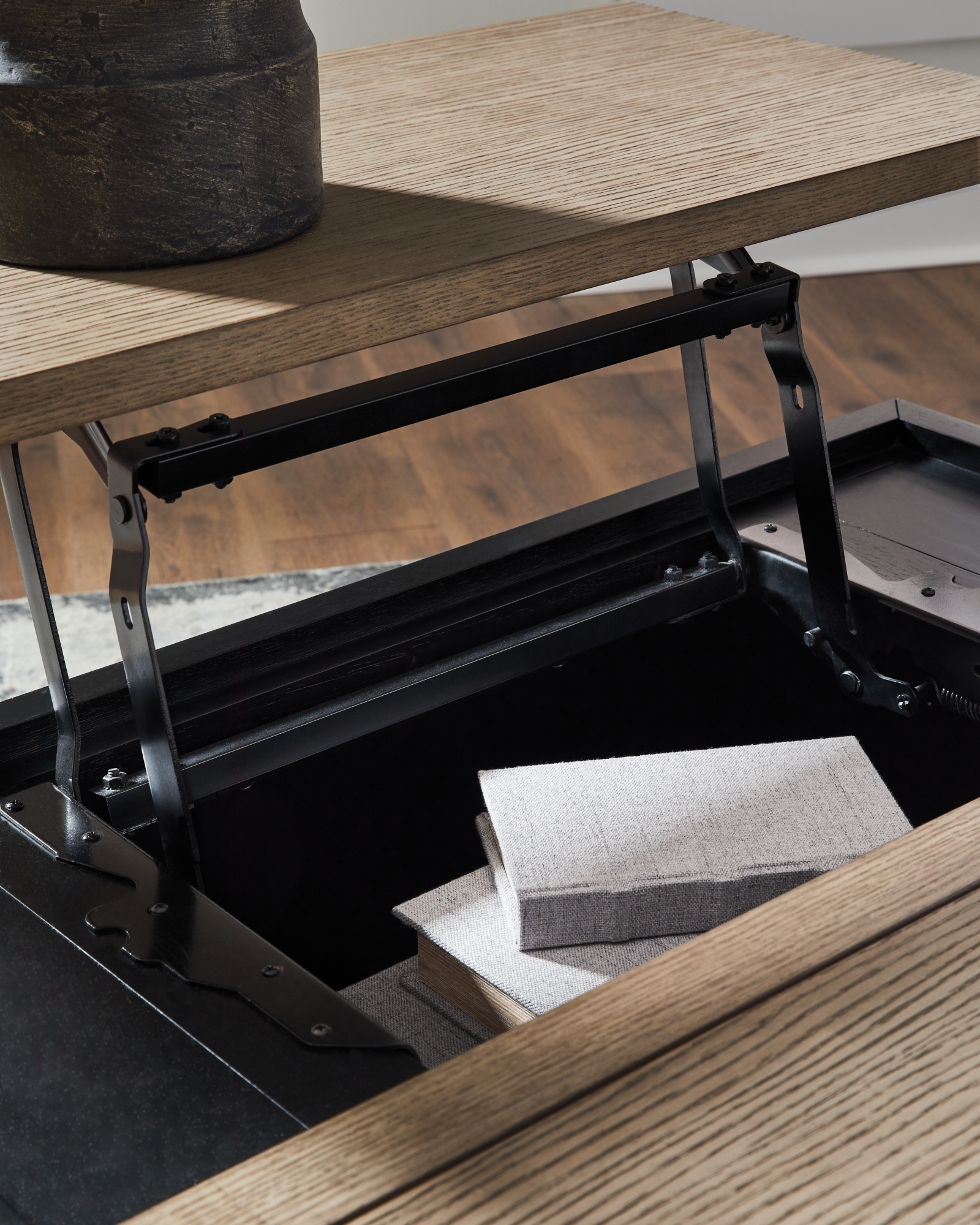 Signature Design by Ashley Rylandyn Lift-Top Coffee Table