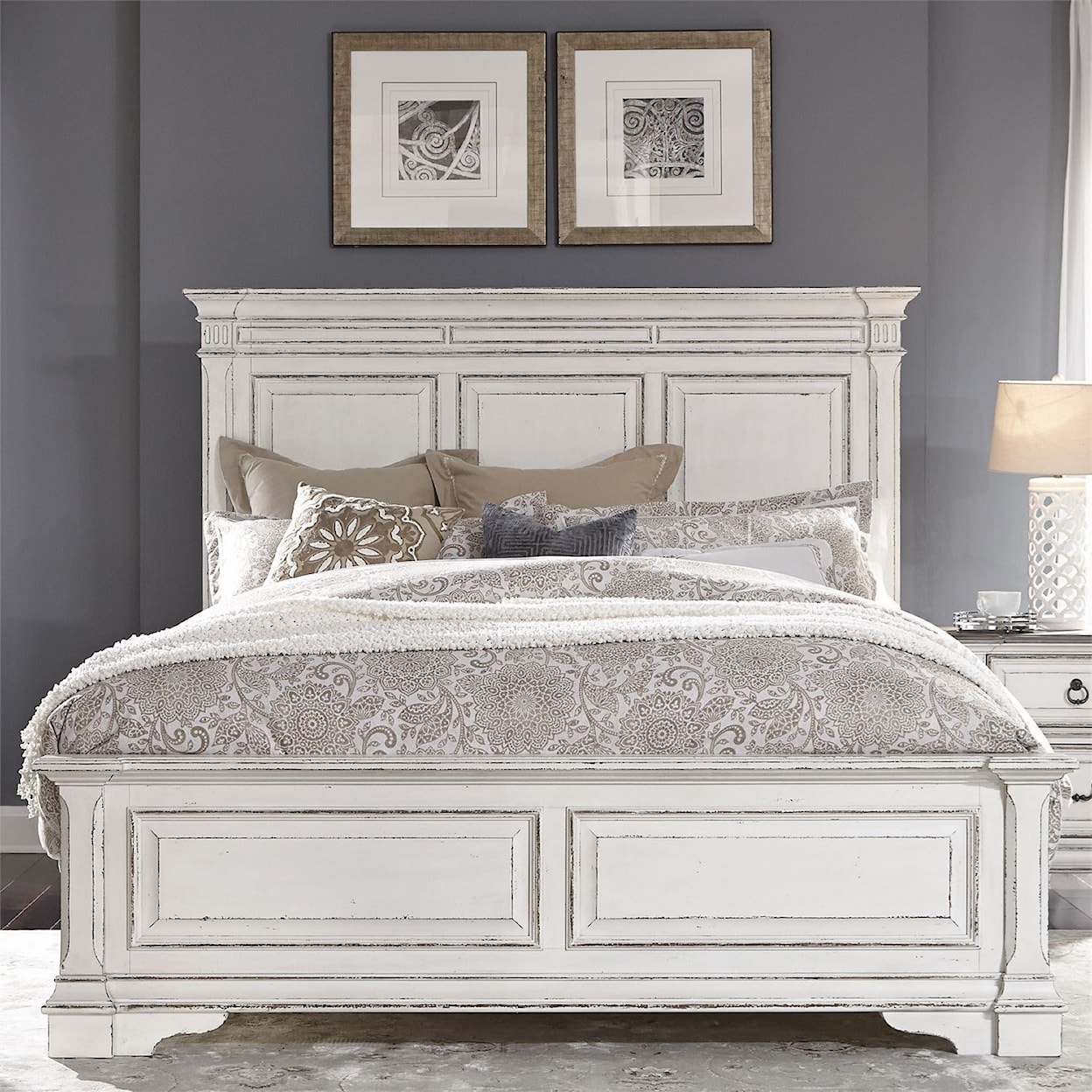 Libby Abbey Park King Panel Bed
