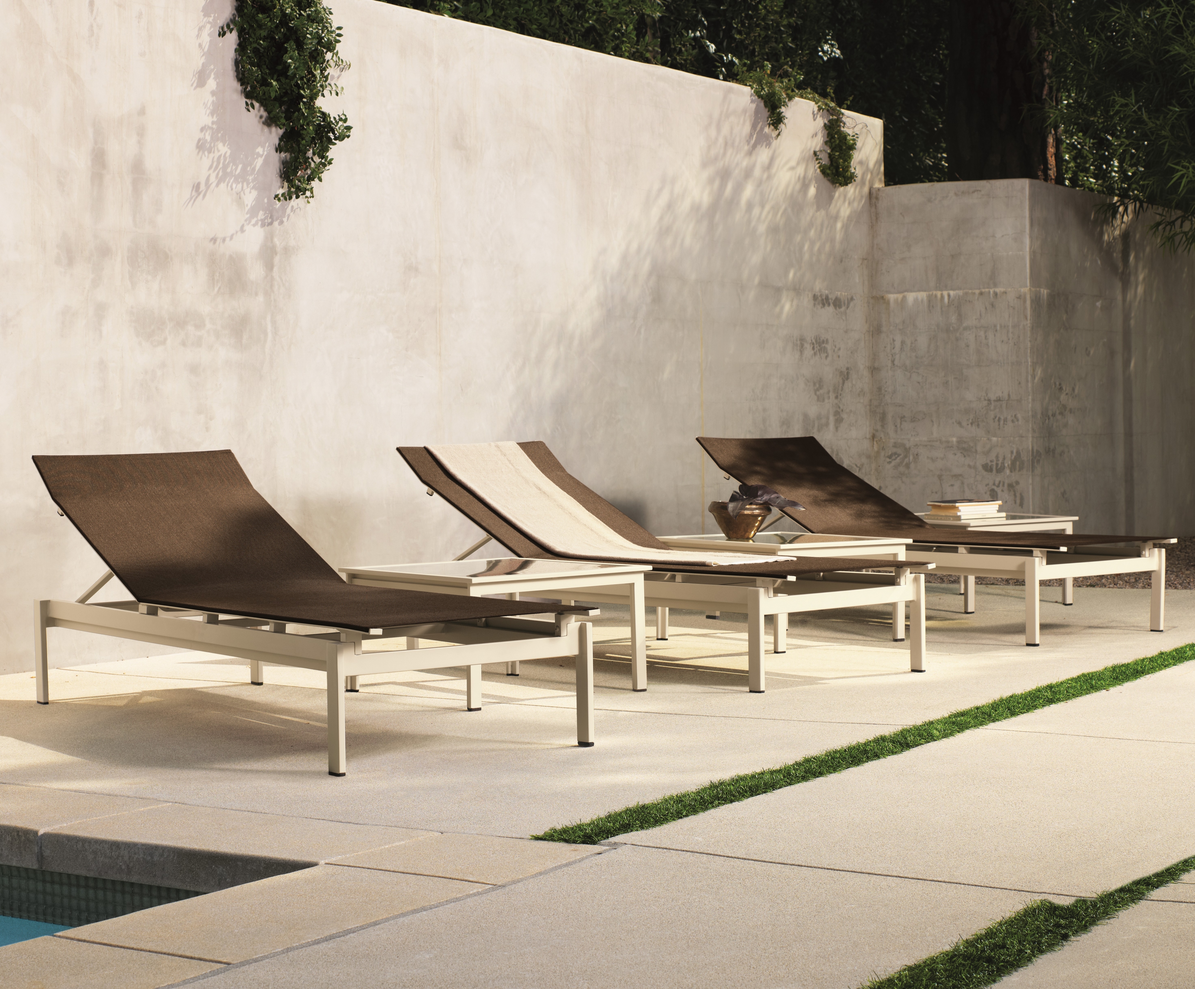 Modern Adj. Sling Chaise Lounge