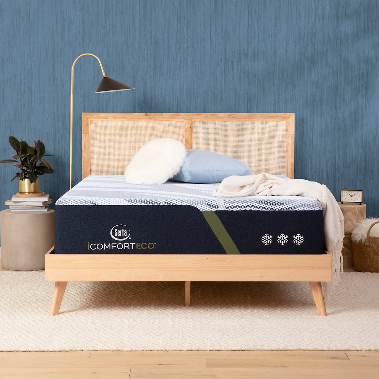 Serta Canada iComfort ECO F30LTX Plush Queen Mattress