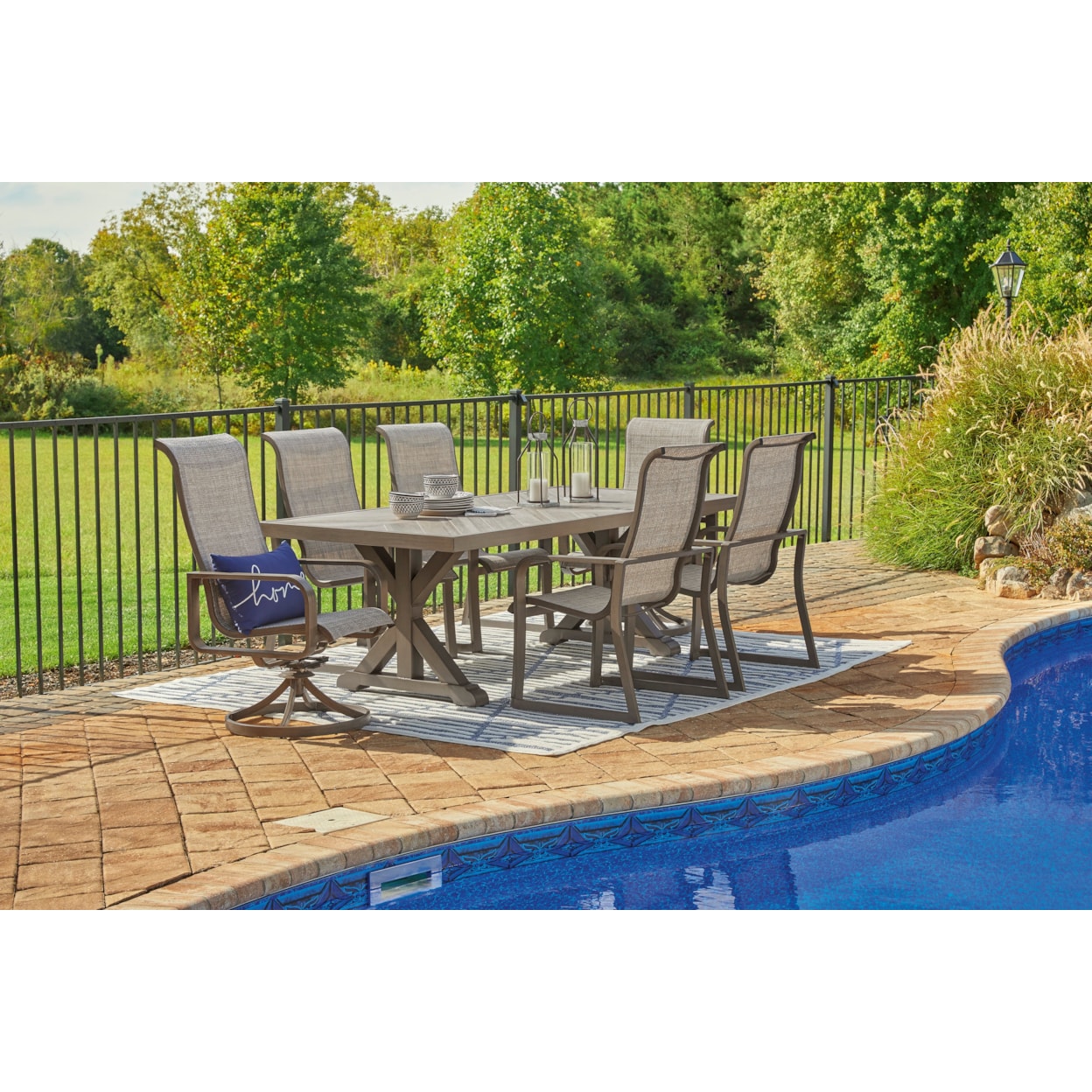 Michael Alan Select Beachcroft 7-Piece Outdoor Dining Set