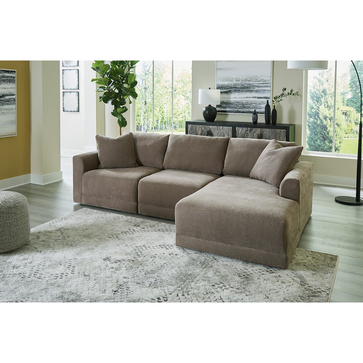 Ashley Furniture Benchcraft Raeanna Sectional Sofa