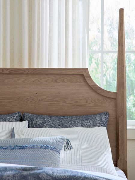 Vaughan-Bassett Tide & Timber Queen Pencil Poster Bed