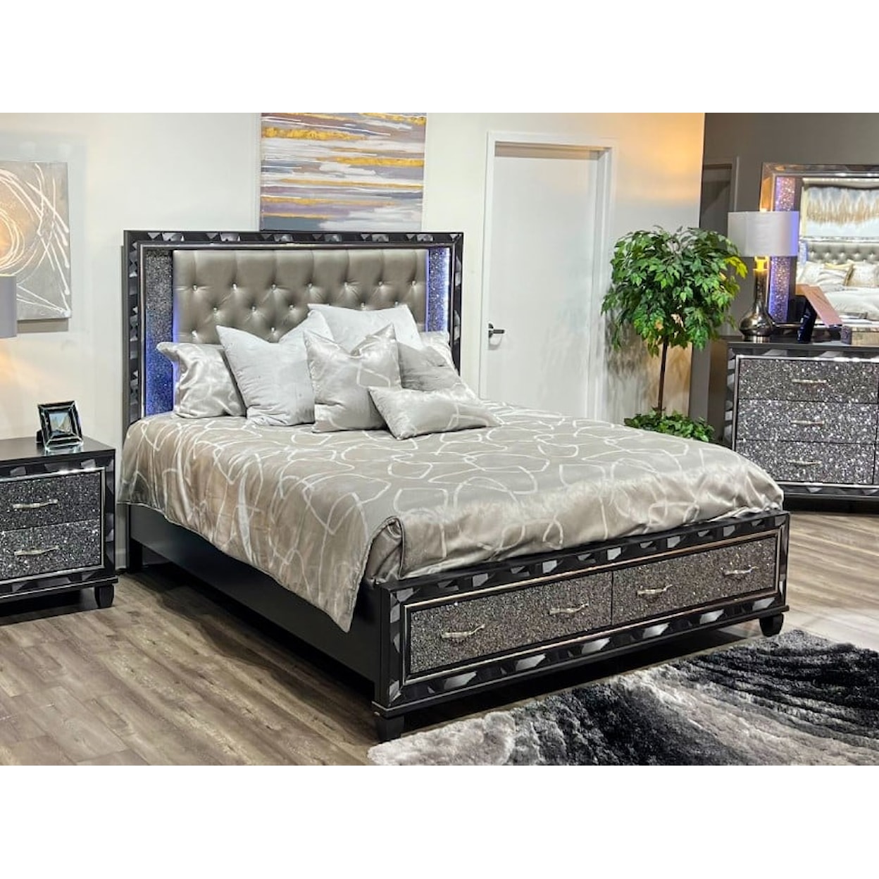 New Classic Furniture Radiance Glam Queen Bed w/Storage Footboard & Rails