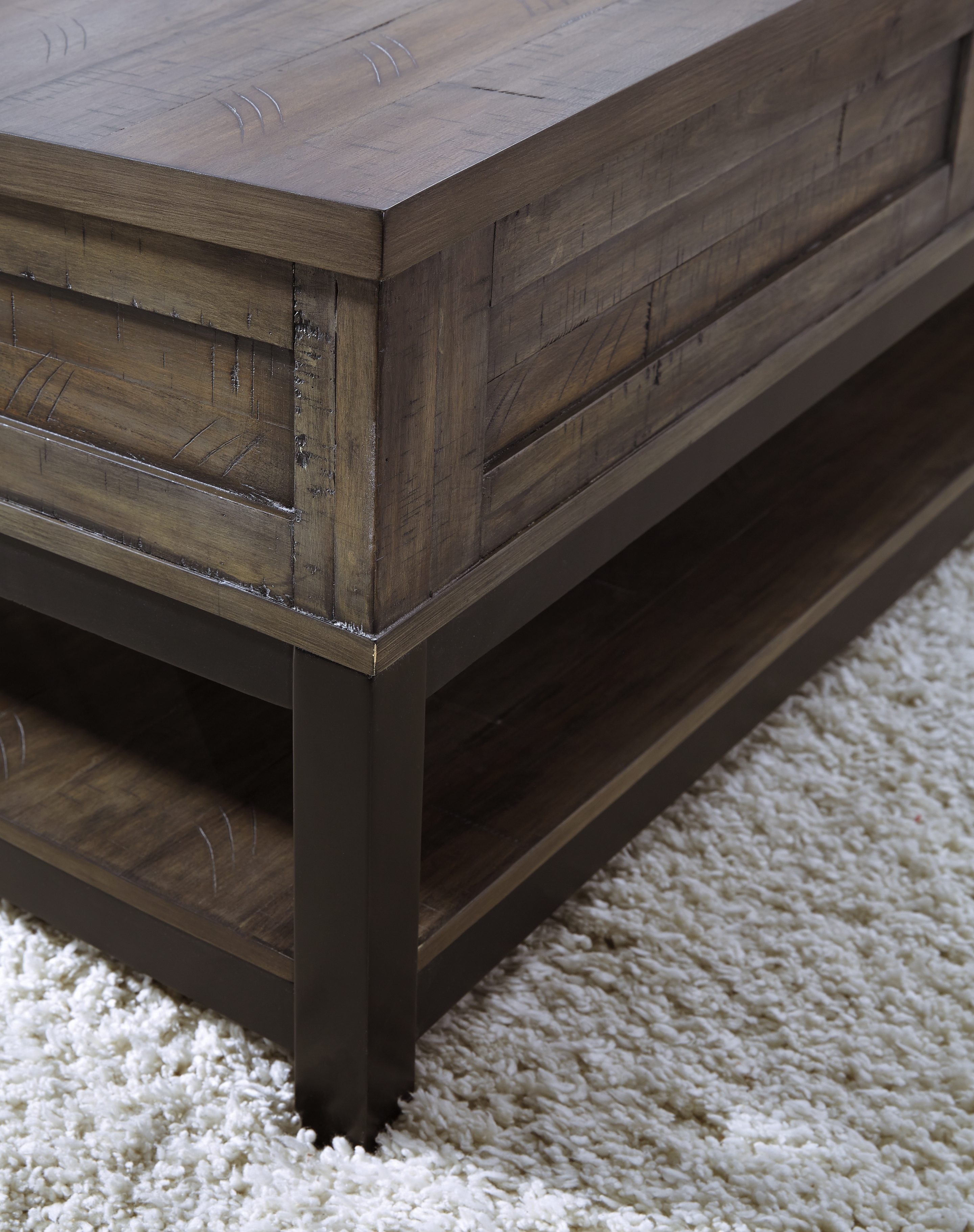 Signature Design by Ashley Johurst Lift-Top Coffee Table