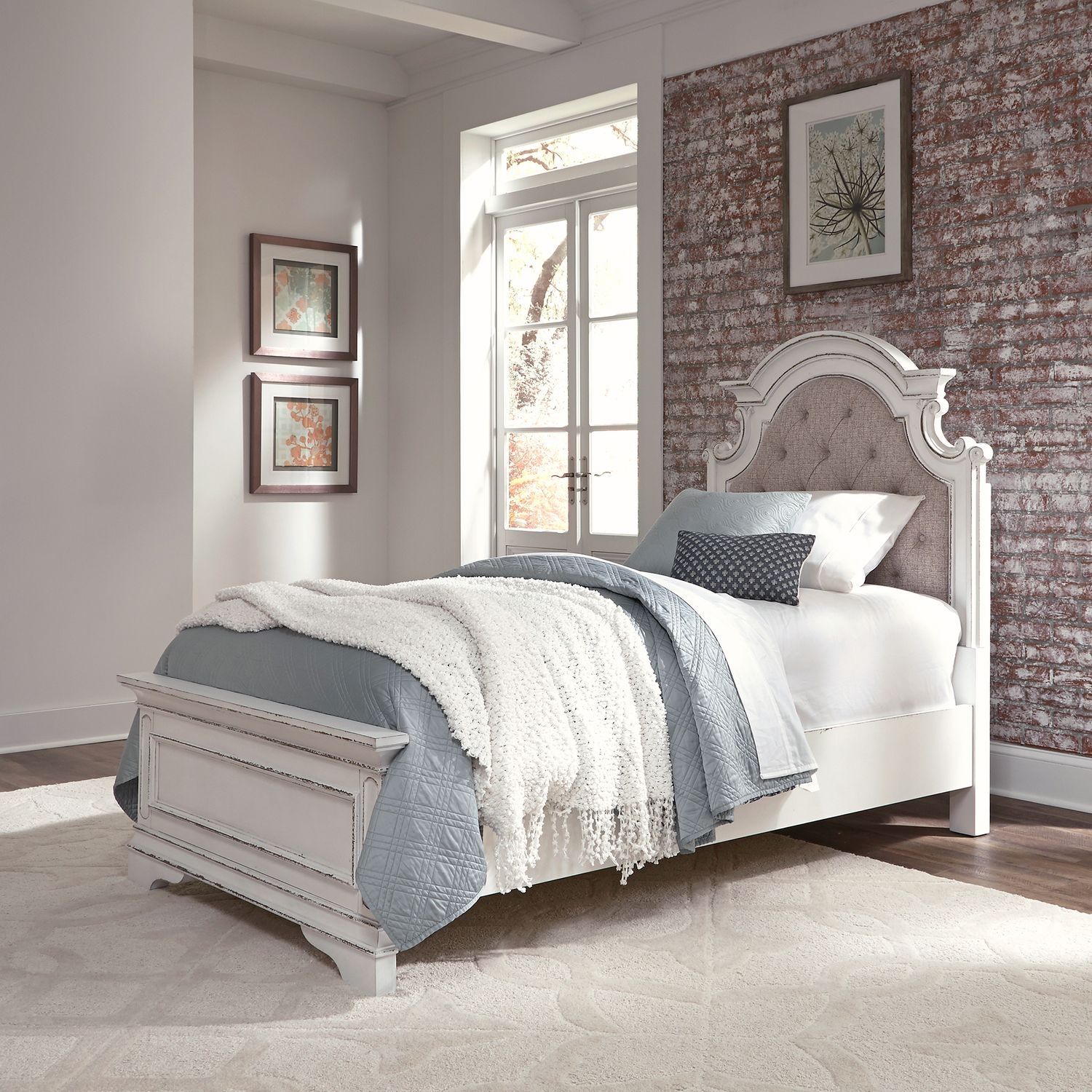 Liberty Furniture Magnolia Manor Twin Upholstered Bed