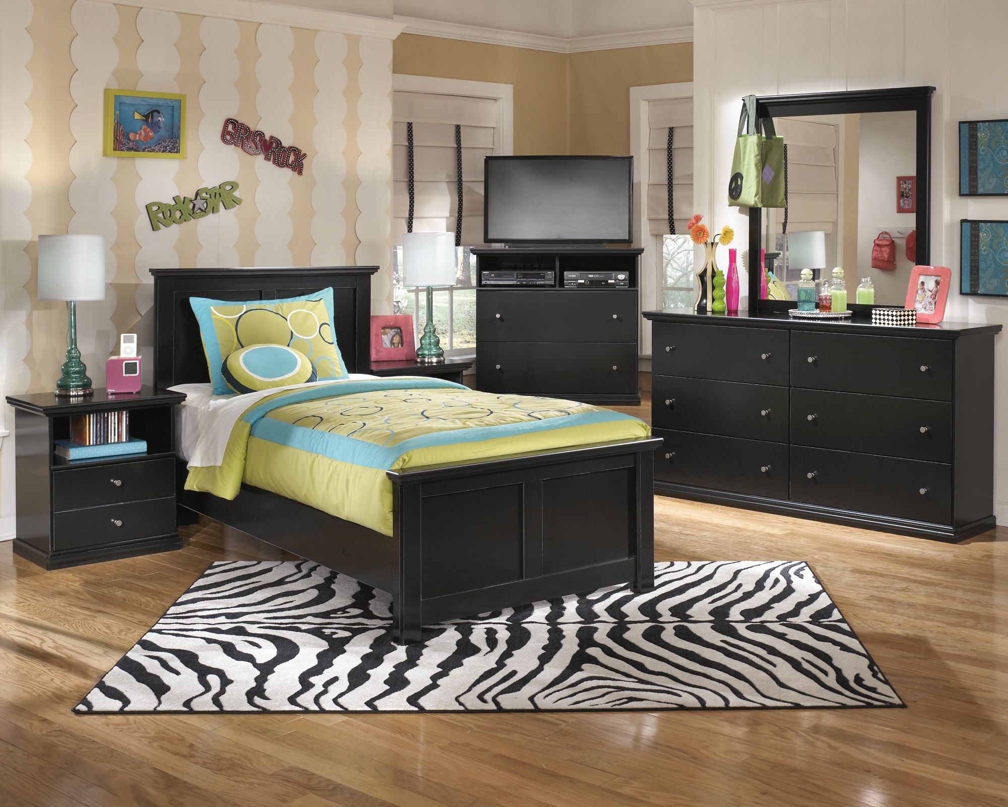 Signature Design by Ashley Maribel 6-Drawer Dresser