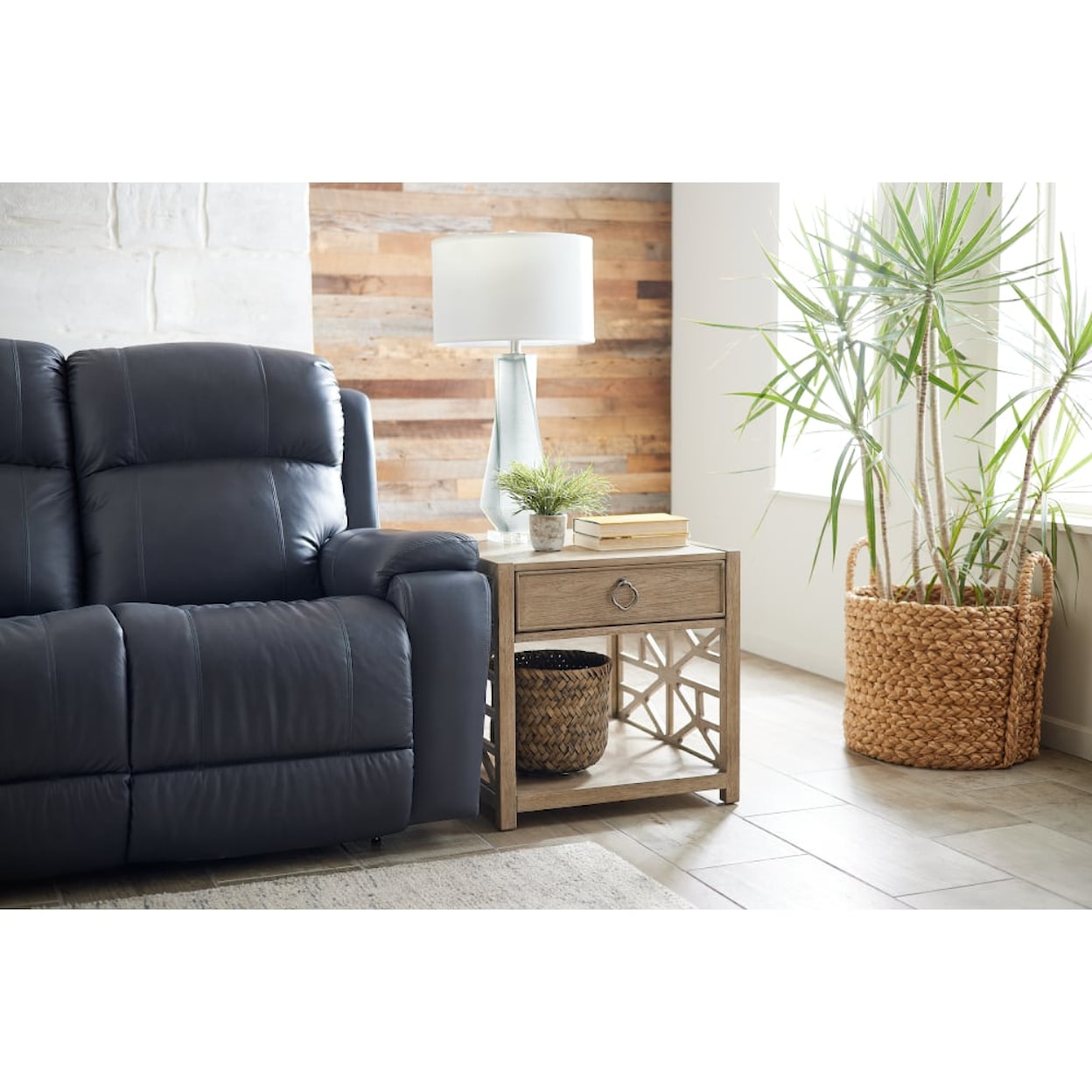 La-Z-Boy Dorian Dorian Power Reclining Sofa w/ Headrest