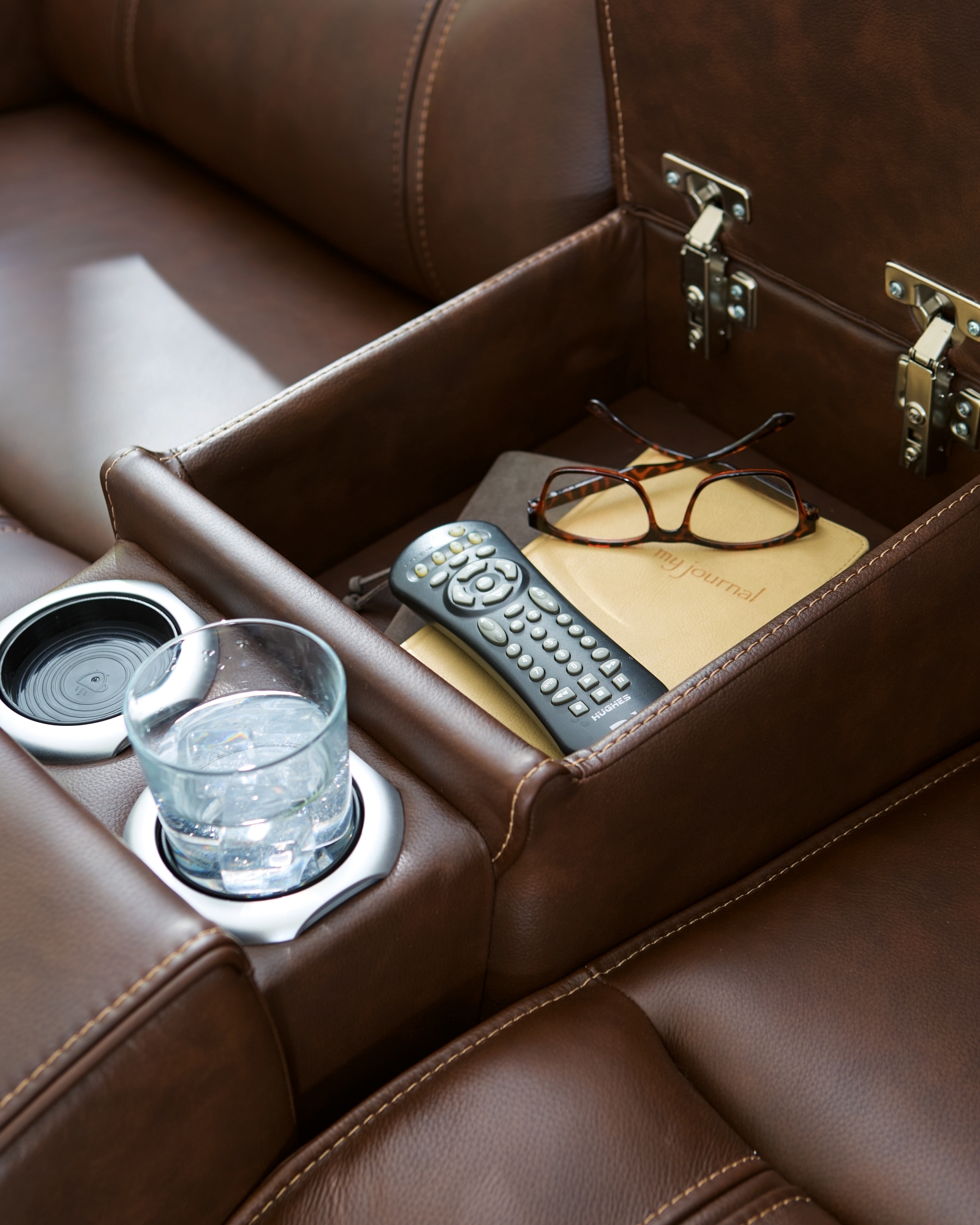 Signature Design by Ashley Knightington Pwr Rec Love W/Audio Seating