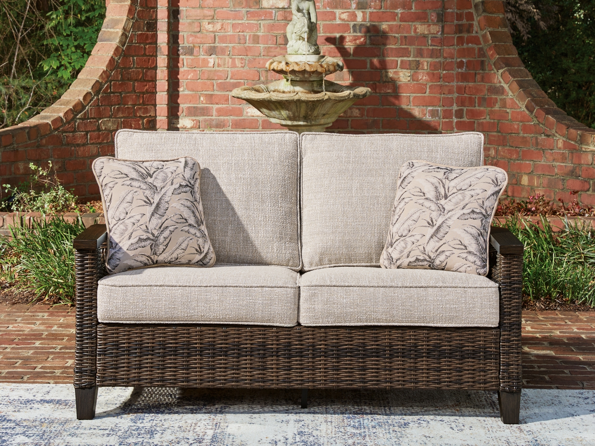 Loveseat W/Cushion