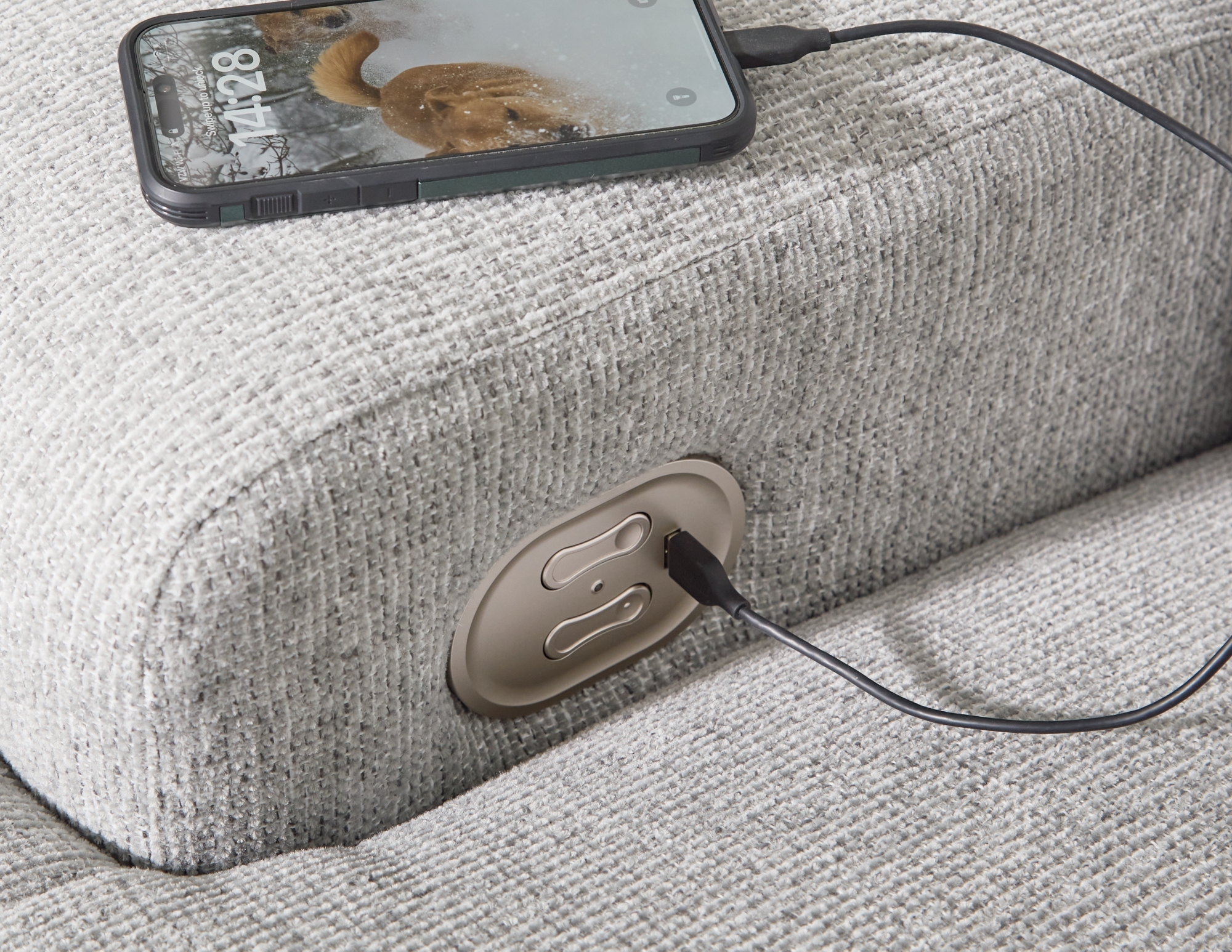 Signature Design by Ashley Acklen Place Wide Seat Power Recliner