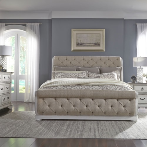 4-Piece Traditional Upholstered Queen Sleigh Bedroom Set