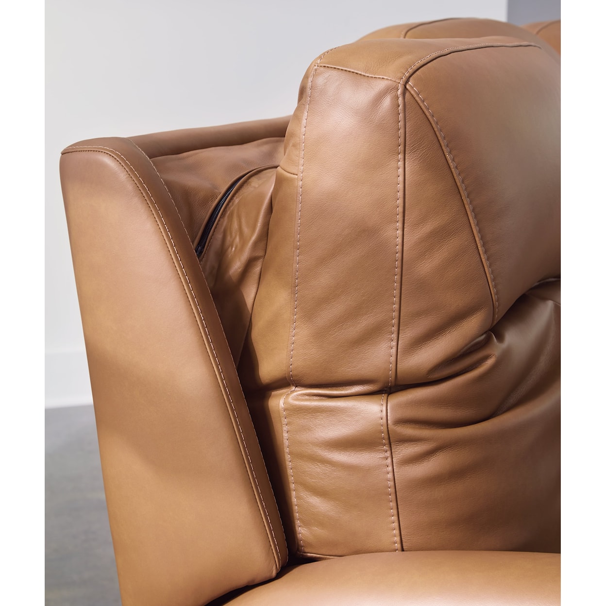 Signature Design by Ashley Tryanny PWR Recliner/ADJ Headrest