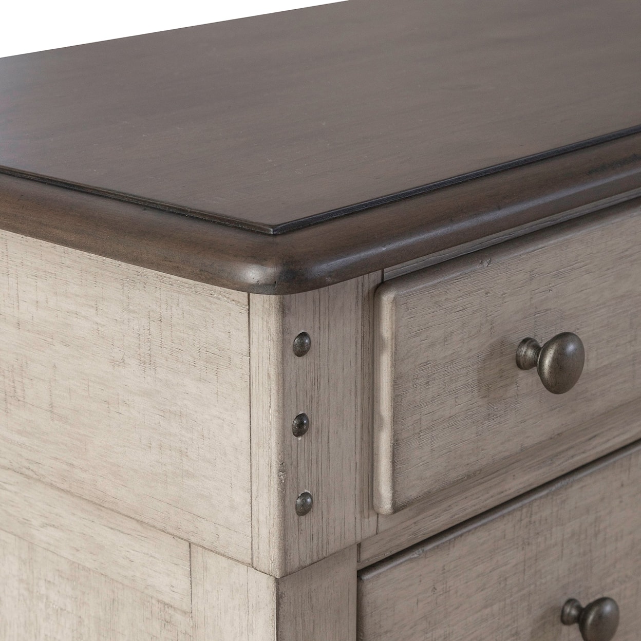 Liberty Furniture Ivy Hollow 11-Drawer Chesser