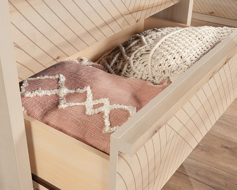 Harvey Park 4-Drawer Chest