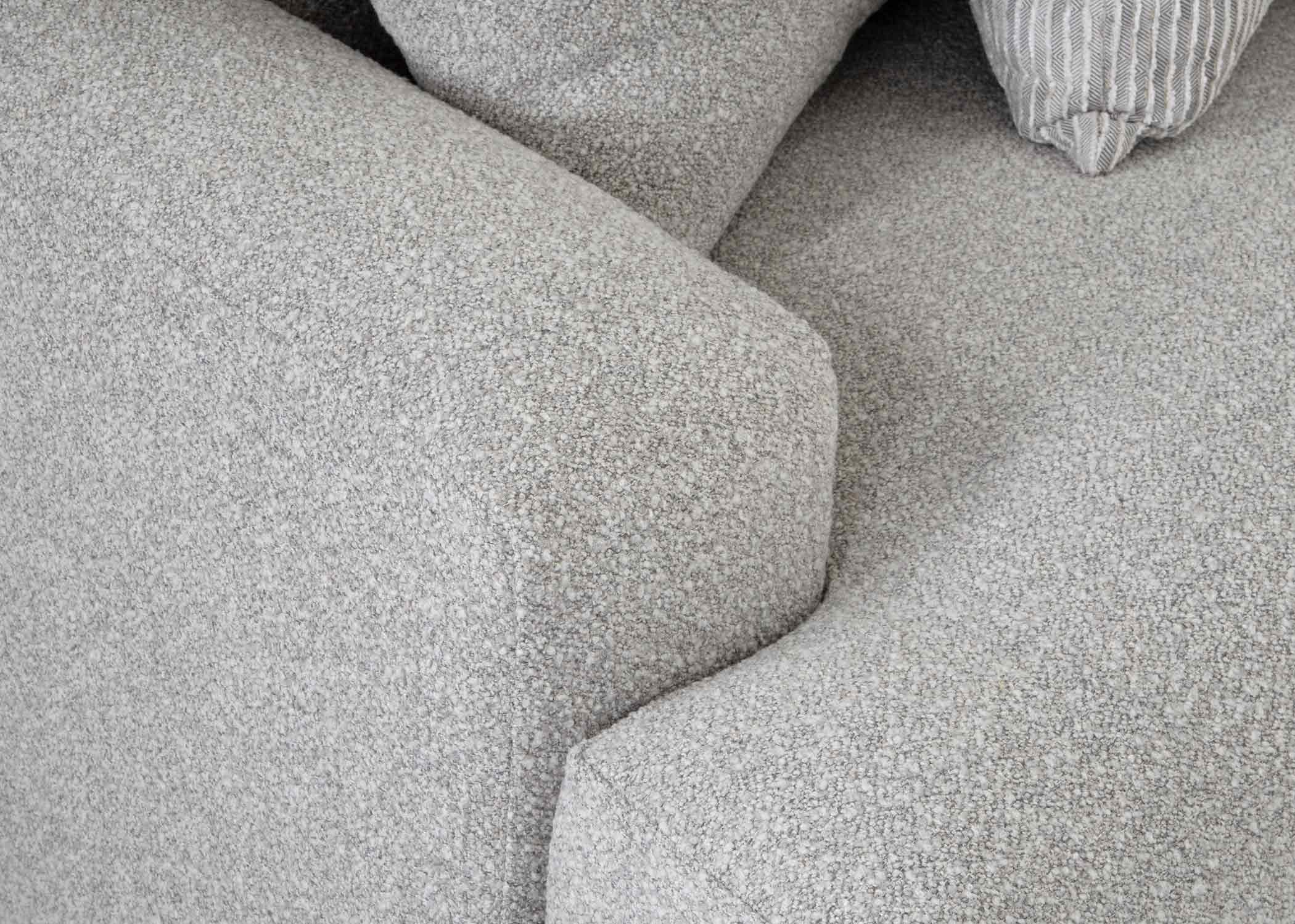 Franklin 961 Meade 3-Piece Sectional Sofa