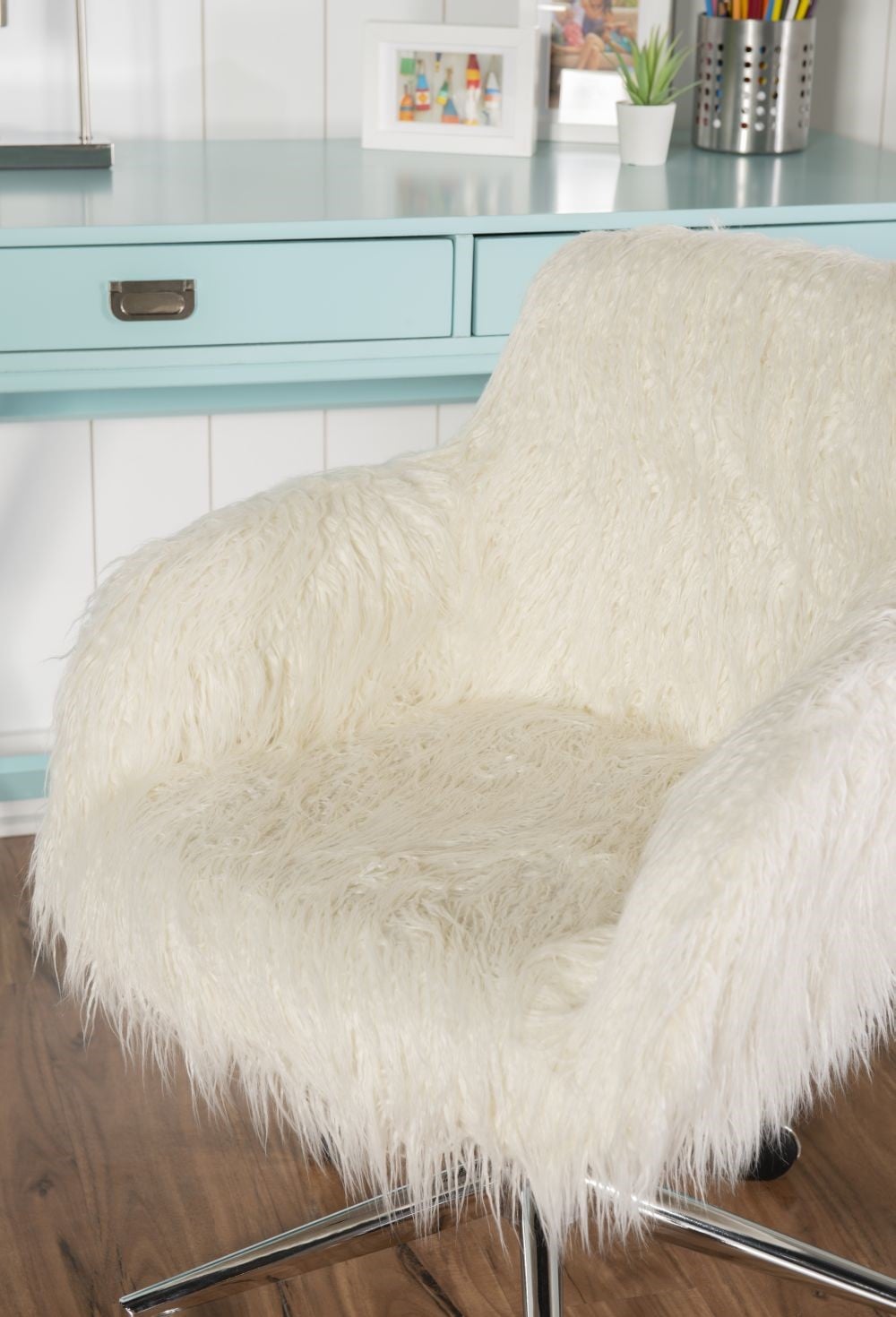 Dawson Faux Fur Barrell Office Chair Wht