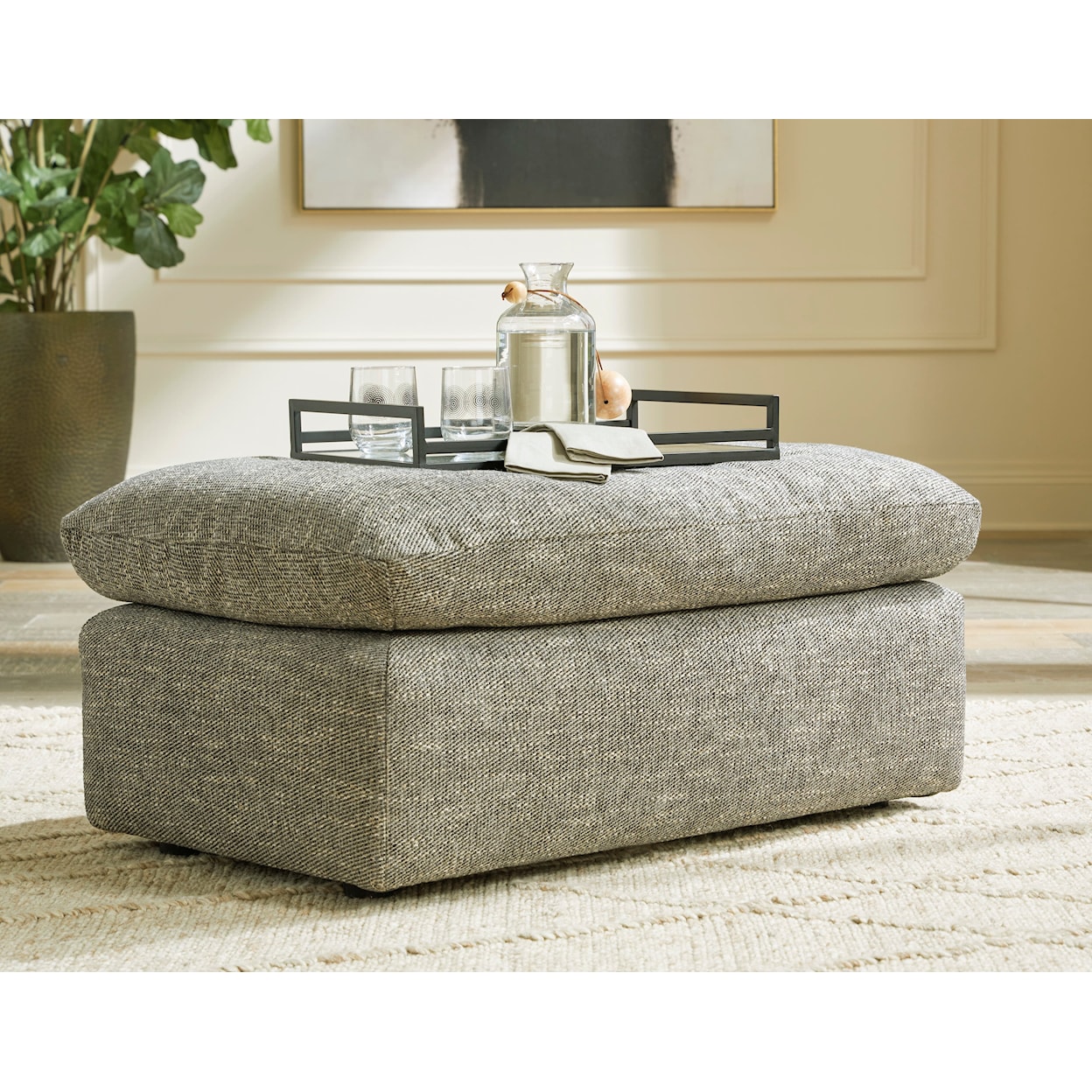 Benchcraft by Ashley Dramatic Ottoman