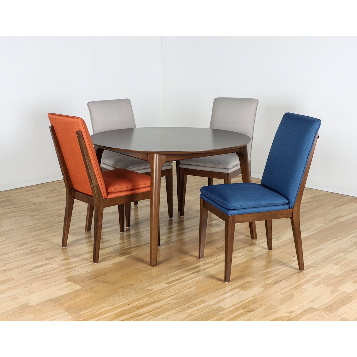 New Classic Furniture Maggie Round Dining Table