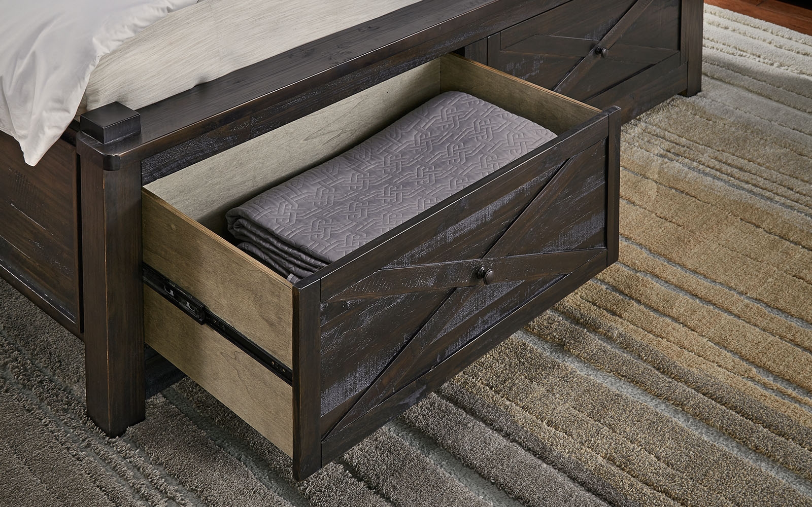A-America Sun Valley Queen Storage Bed with Footboard Drawers