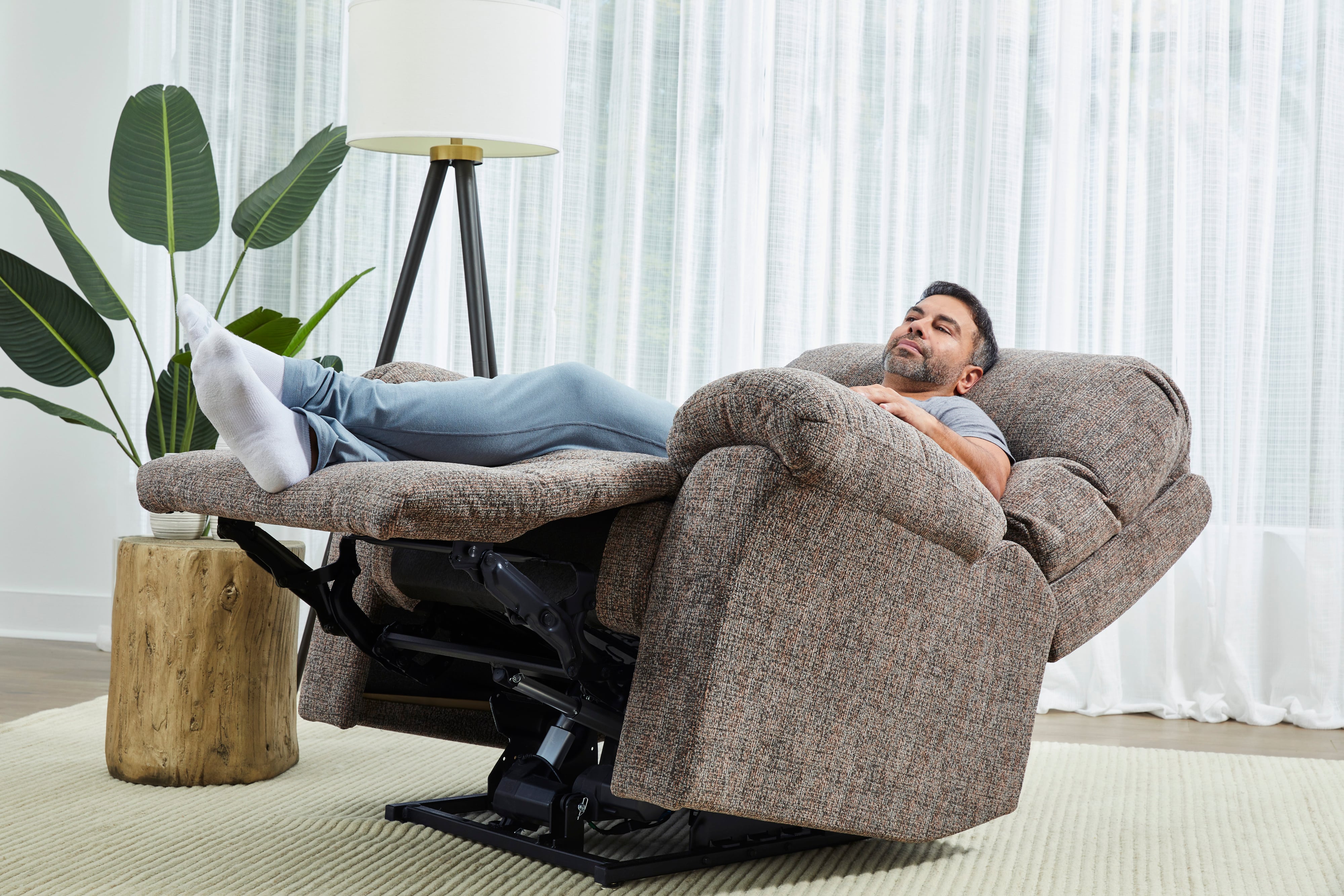 Best Home Furnishings Badge Power Head Tilt Zero Gravity Recliner