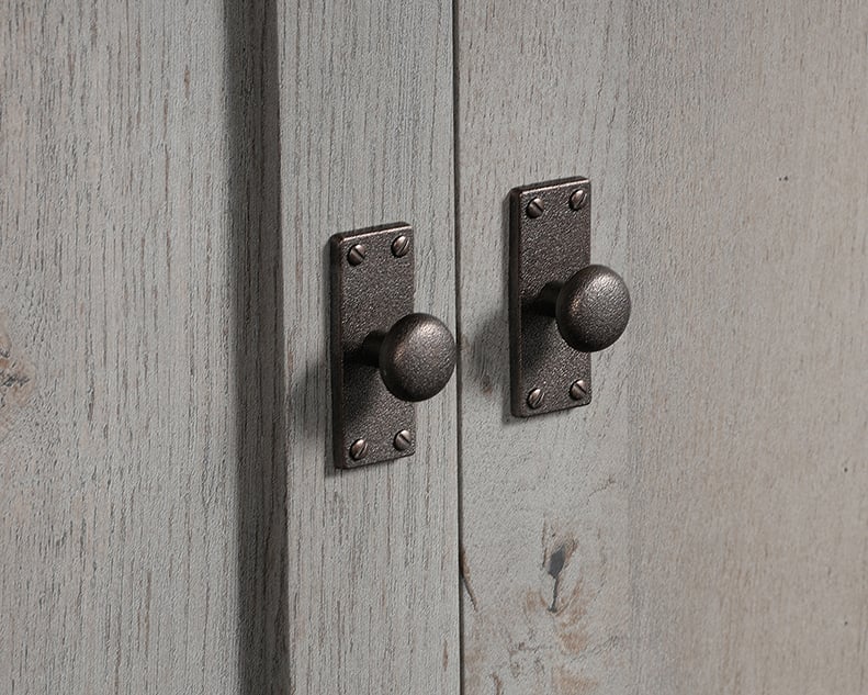 Armoire/Wardrobe Cabinet