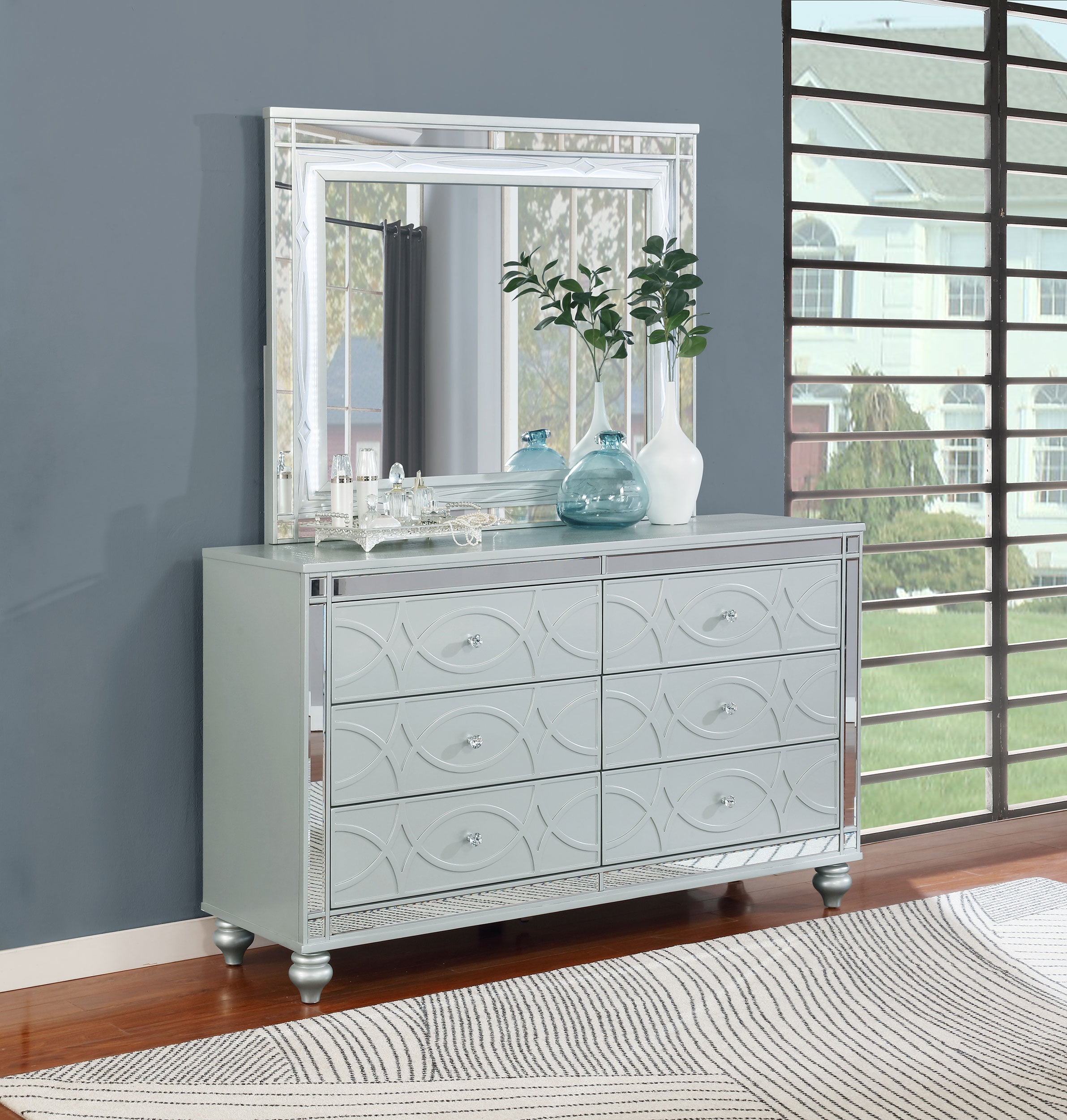 Dresser w/ Mirror