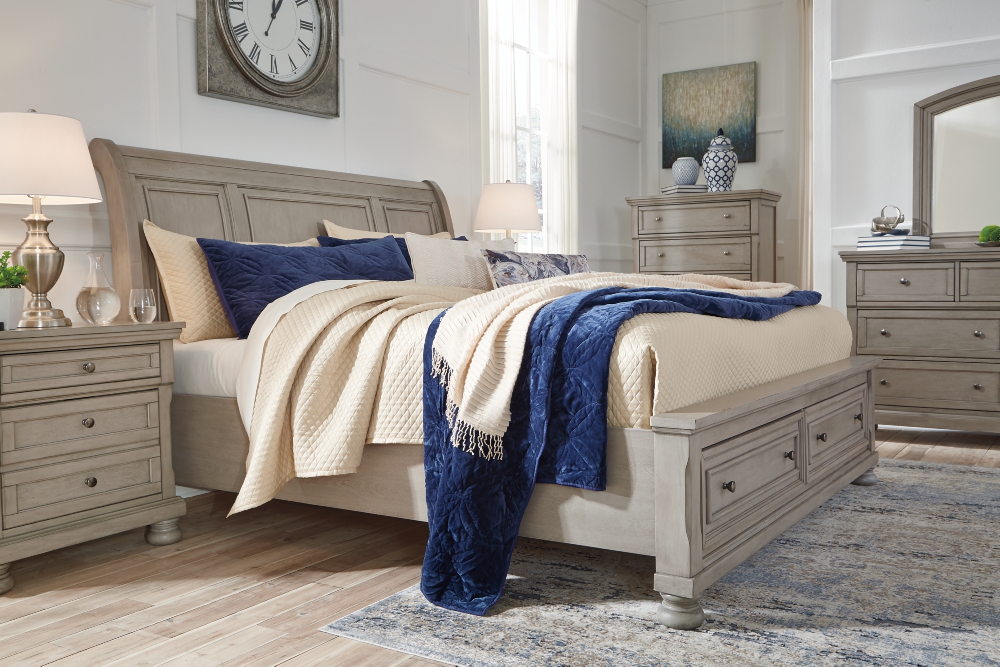 Queen Sleigh Bed