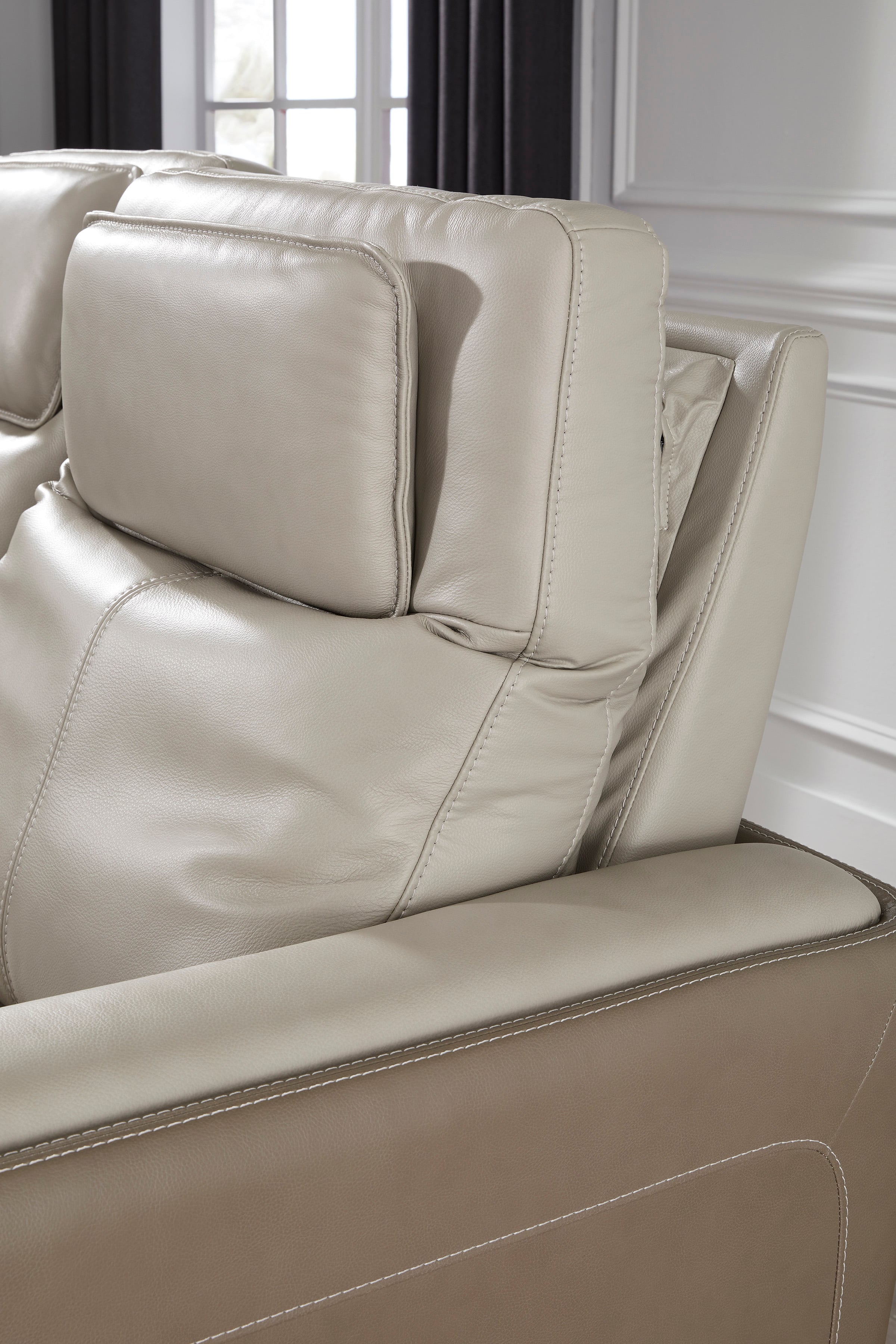 Signature Design by Ashley Battleville U3070513 TwoTone Leather Match Power Recliner Royal