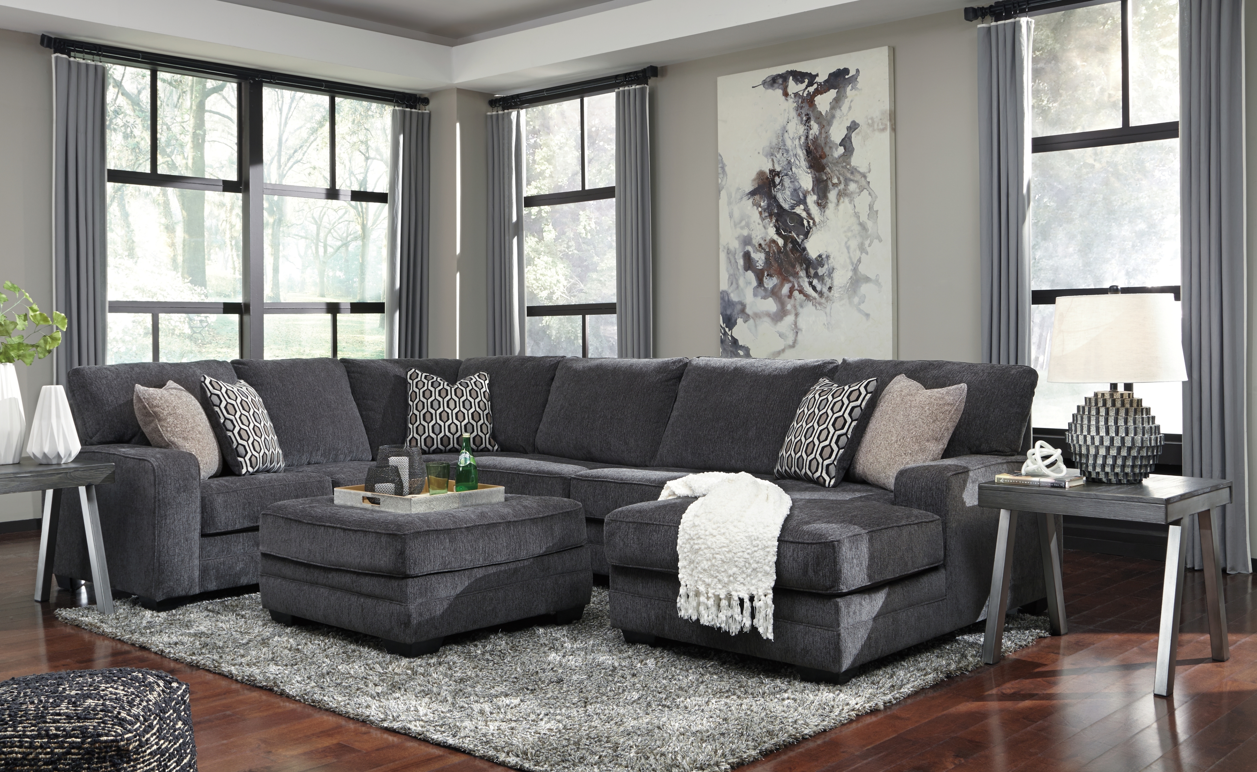 Sectional With Chaise