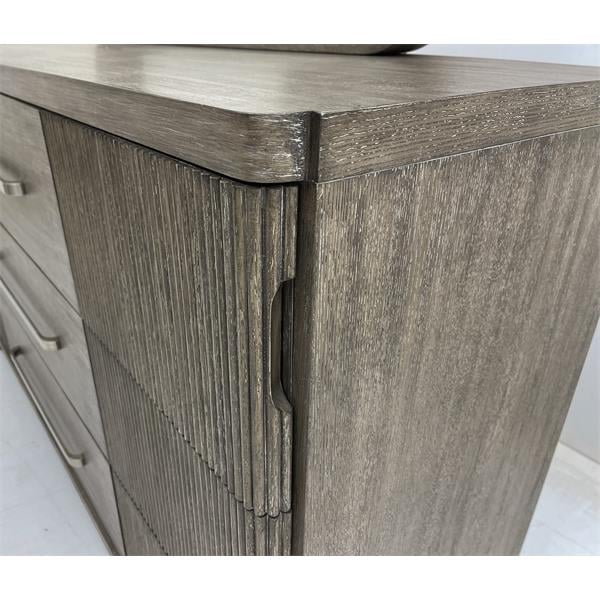 Riverside Furniture Sariel 9-Drawer Dresser