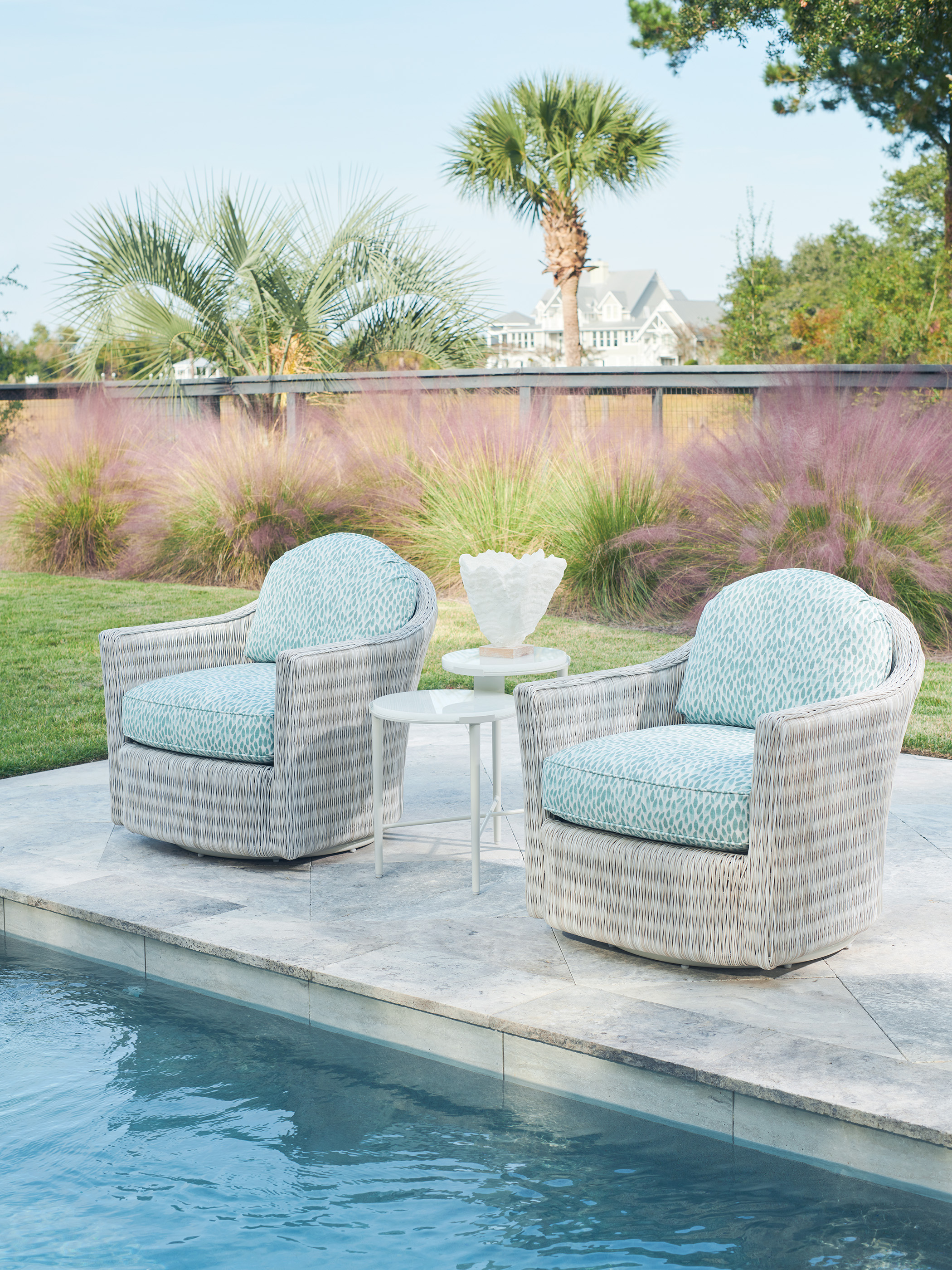 Tommy Bahama Outdoor Living Seabrook Outdoor Swivel Lounge Chair