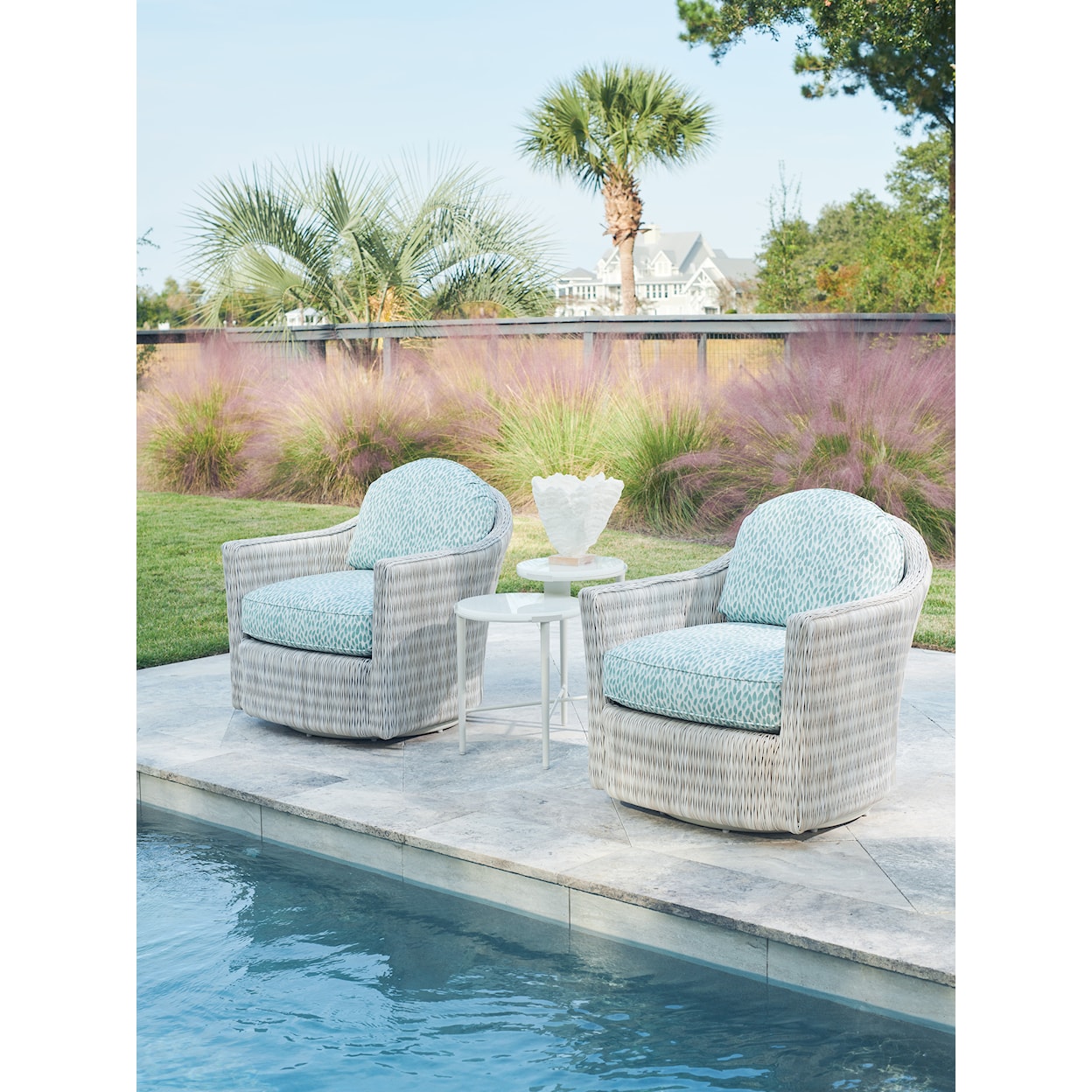 Tommy Bahama Outdoor Living Seabrook Outdoor Swivel Lounge Chair