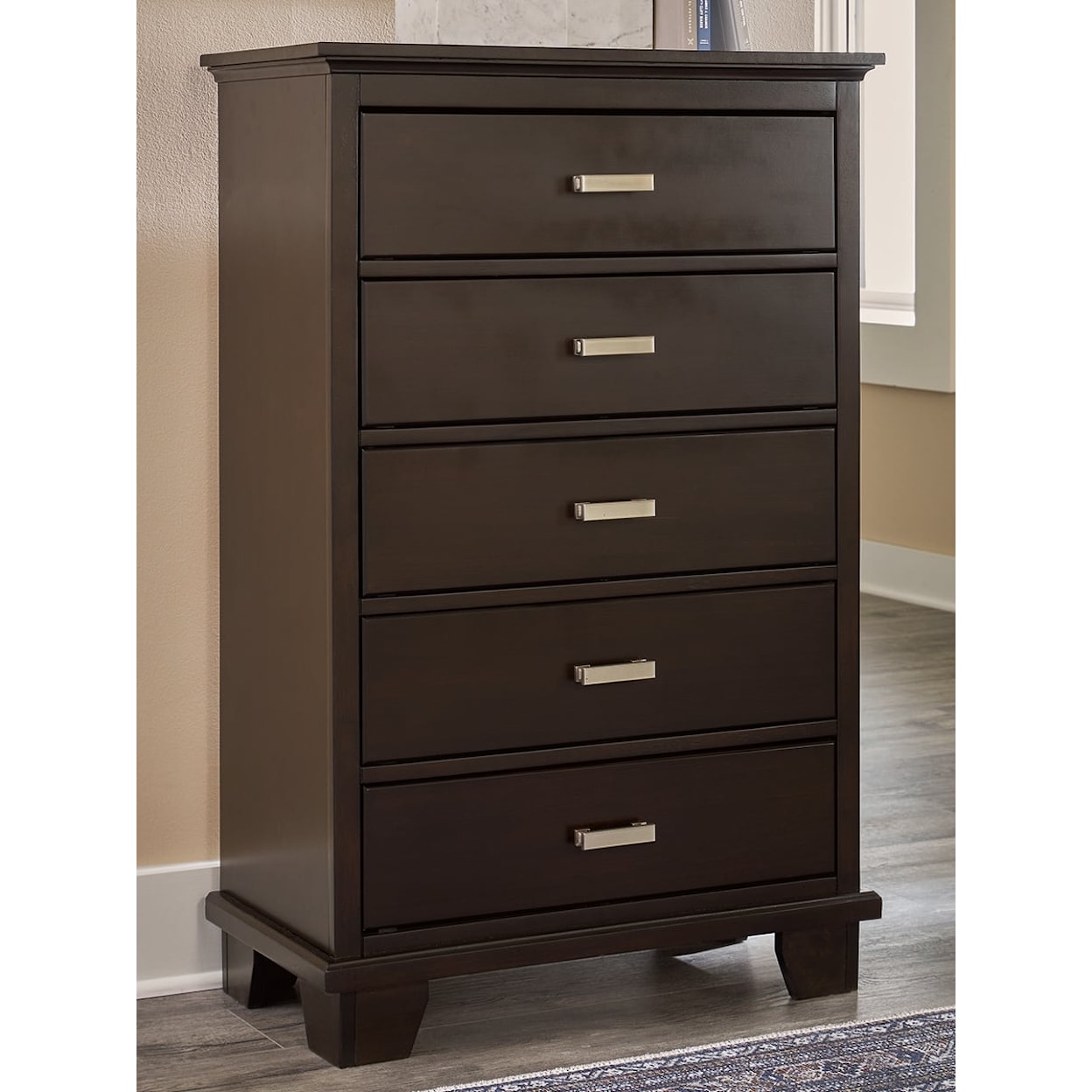 Signature Design by Ashley Covetown 5-Drawer Chest