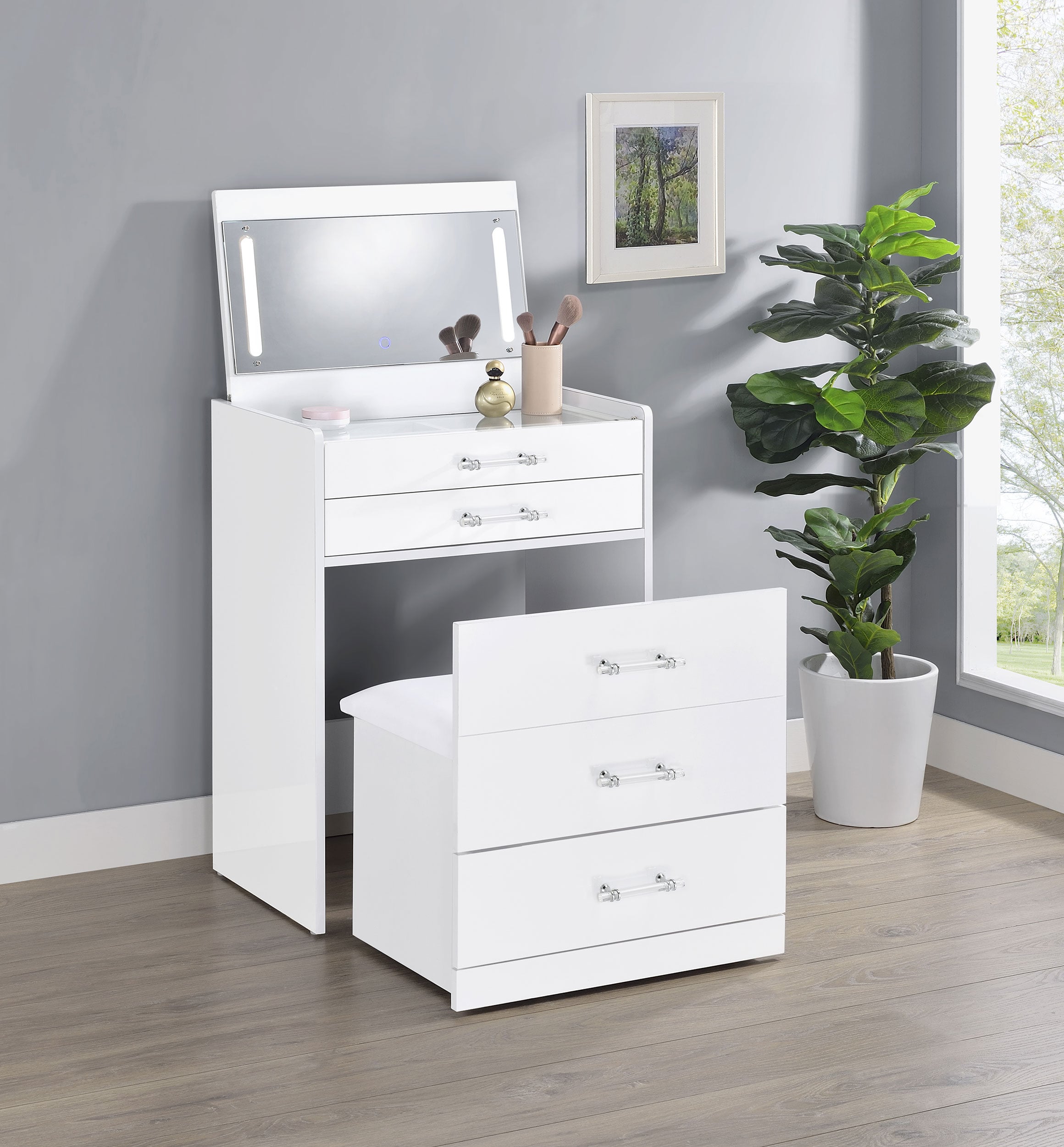 Danbury 3-drawer Makeup Vanity &amp; Stool Set