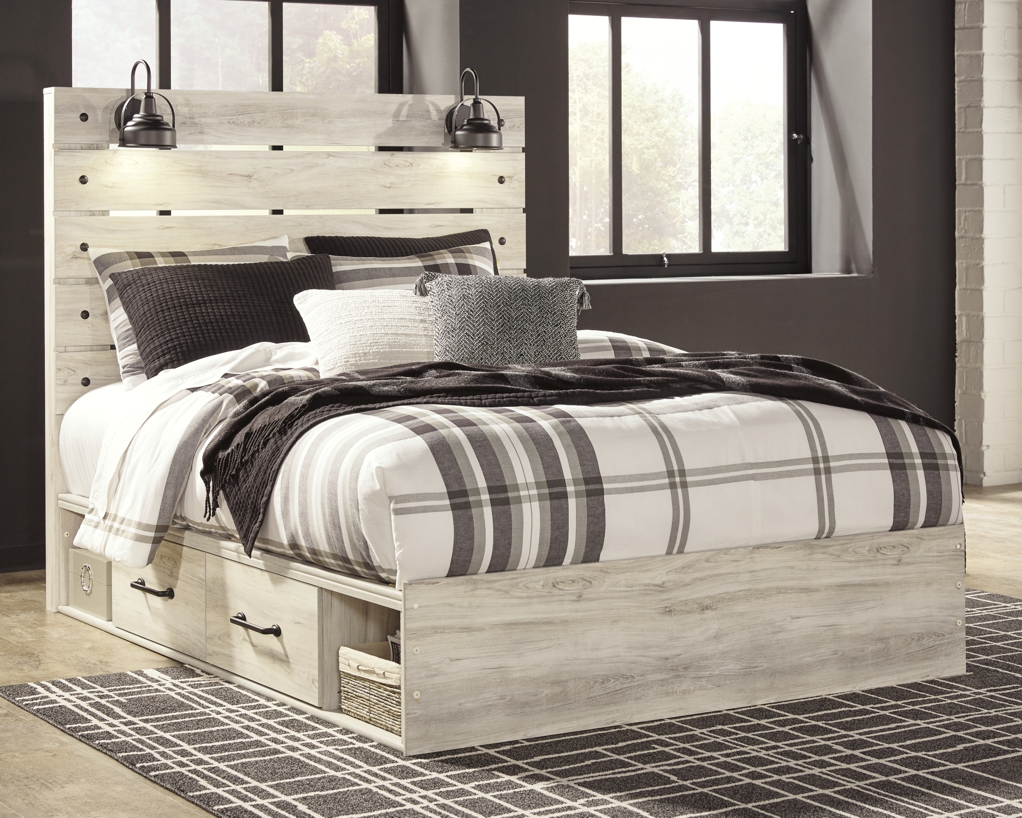 Queen Panel Bed With 4 Storage Drawers