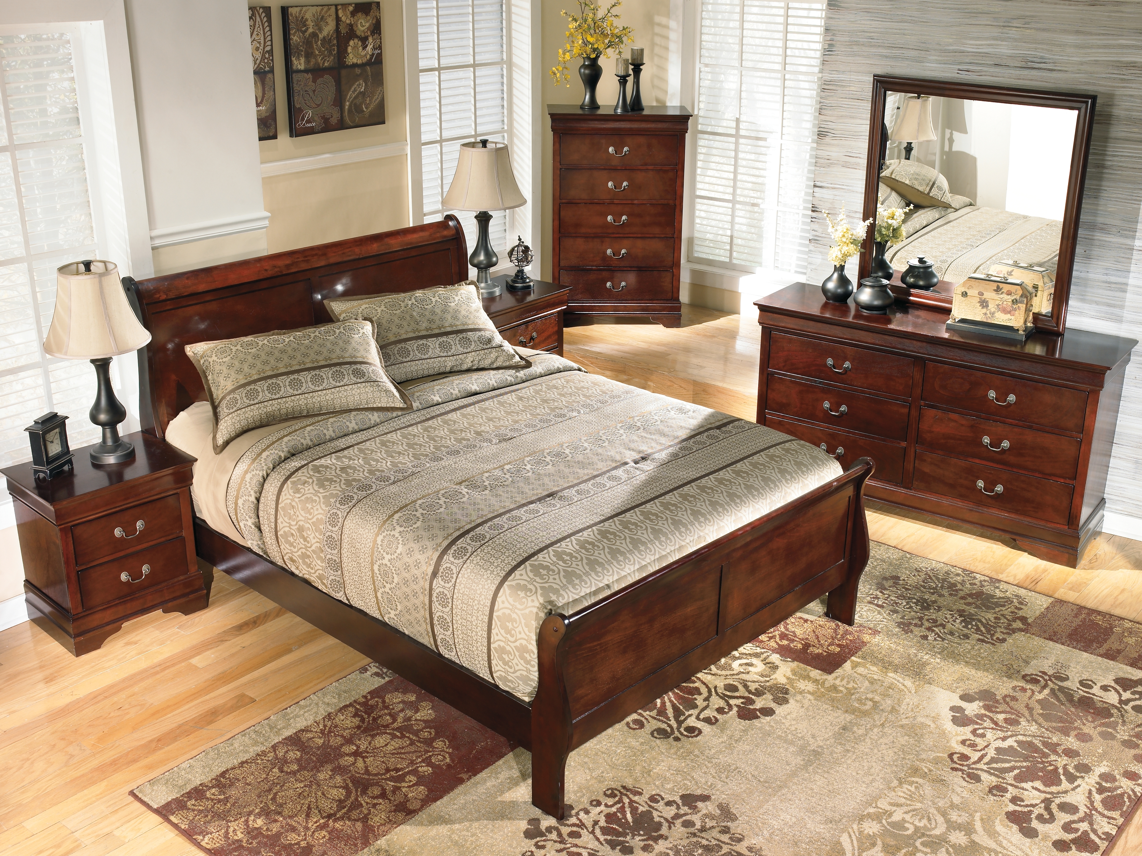 Queen Sleigh Bed