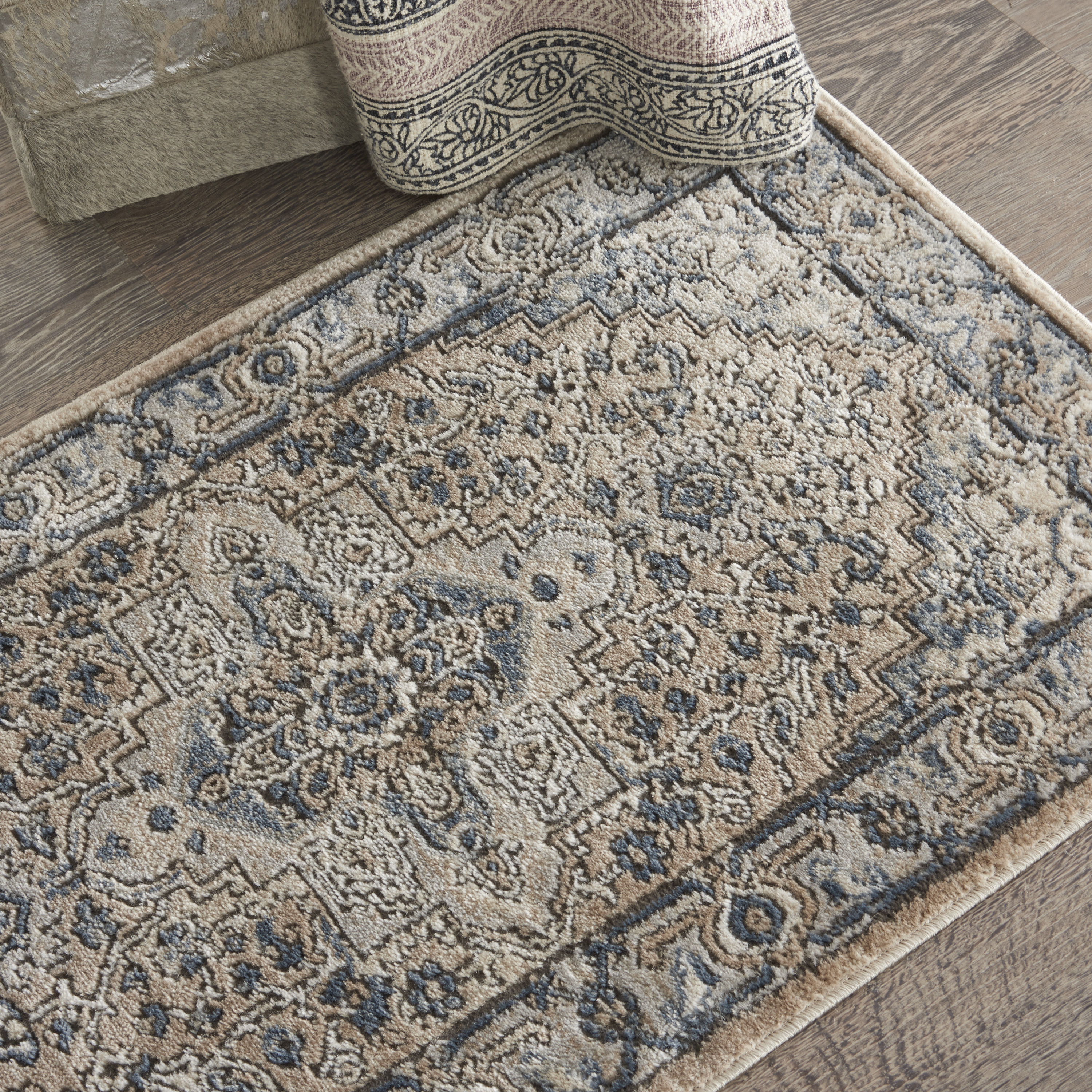 Nourison Quarry 2'2" x 3'9"  Rug