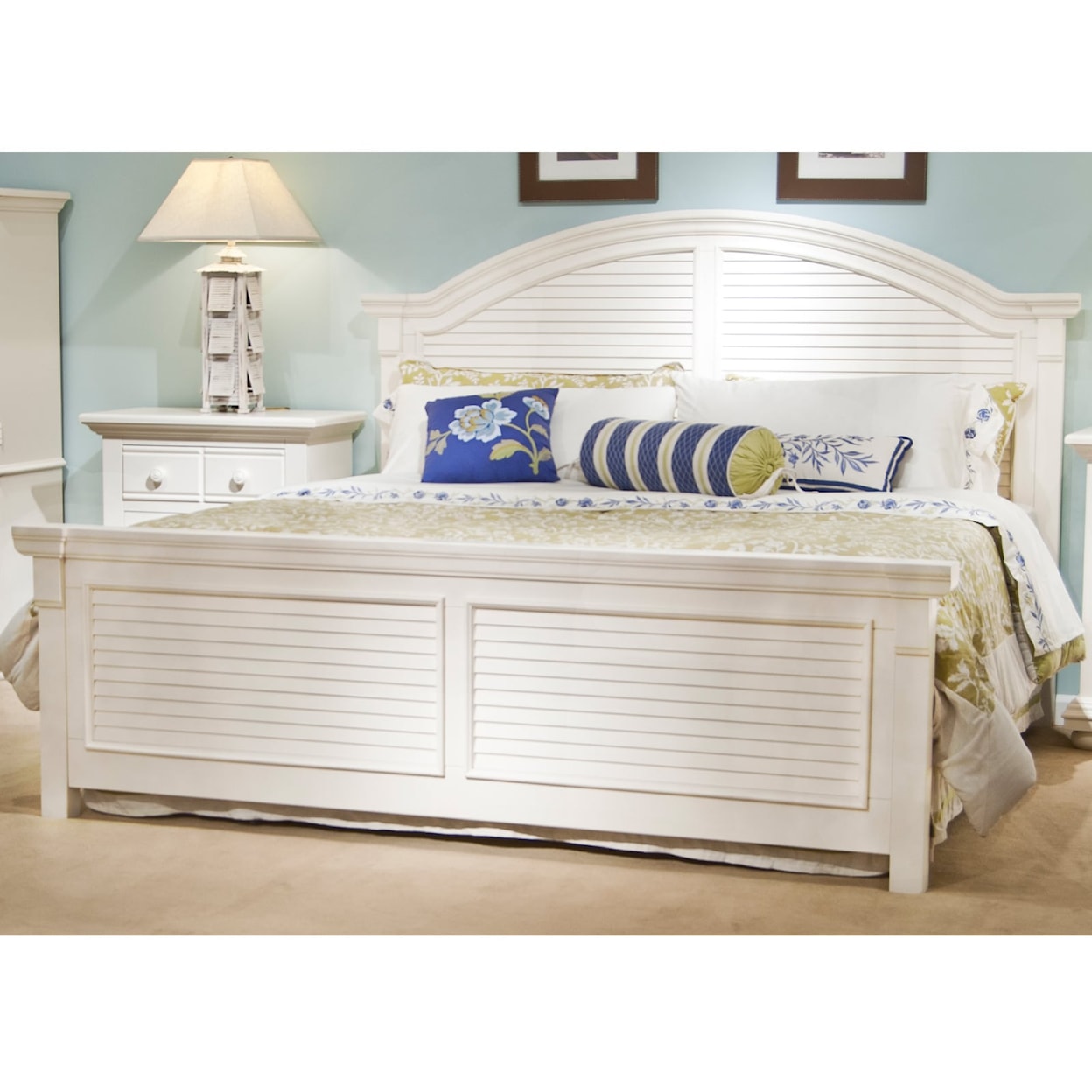 American Woodcrafters Cottage Traditions King Bed