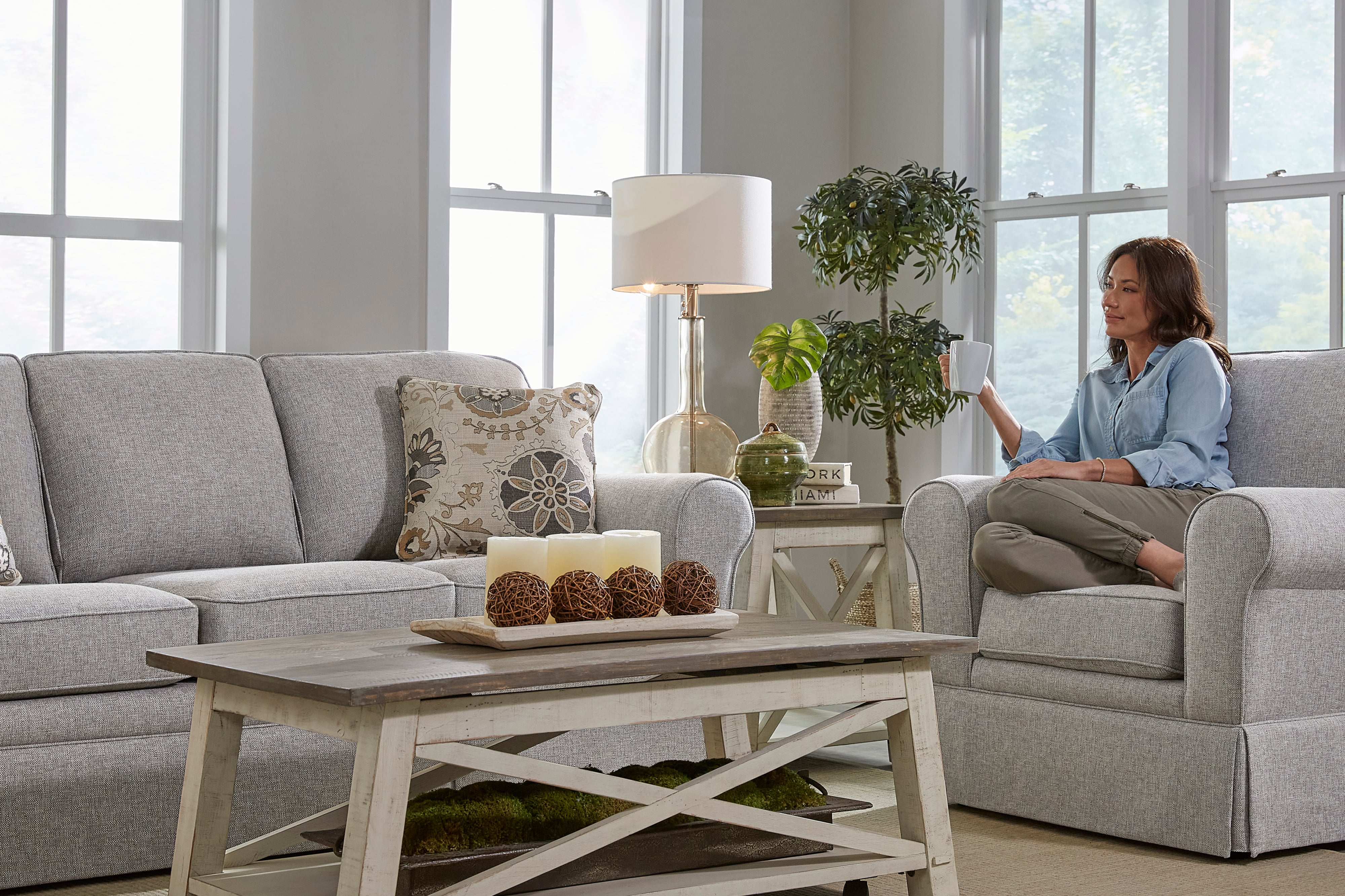 Best Home Furnishings Susanna Sofa