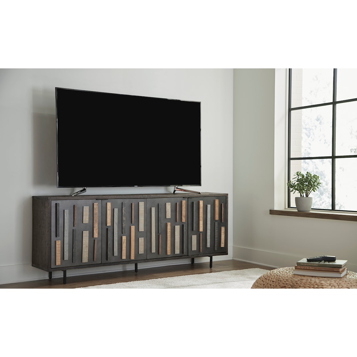 Benchcraft Franchester Accent Cabinet
