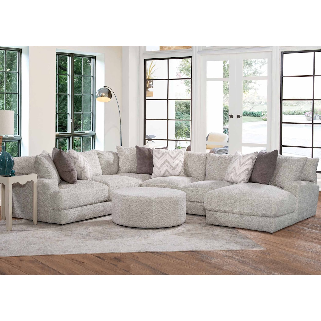 Franklin 877 Lennox 4-Piece Modular Sectional with Round Ottoman