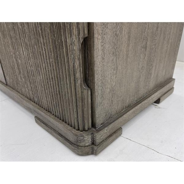 Riverside Furniture Sariel 9-Drawer Dresser