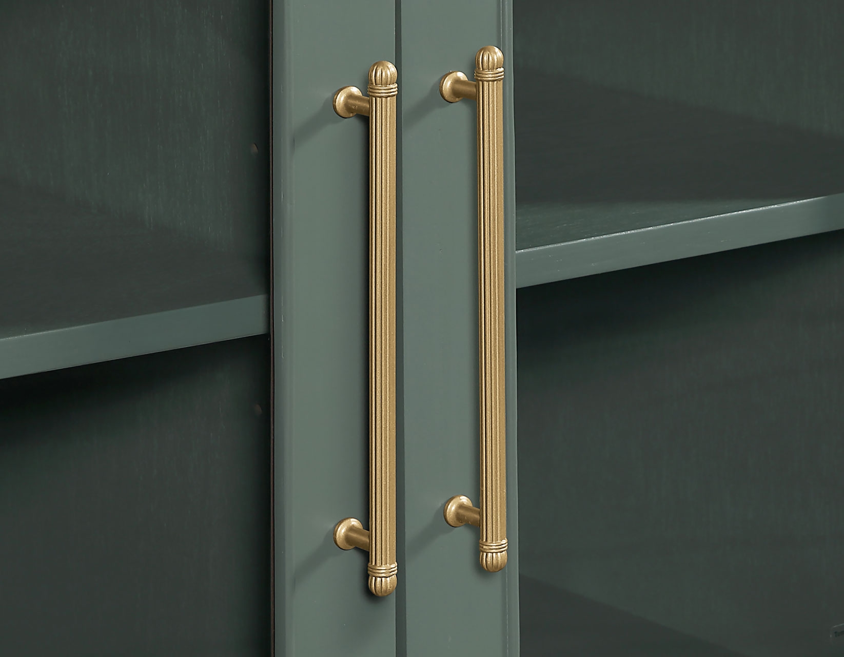 Steve Silver Preston Rounded Glass Door Server w/Adj. Shelves